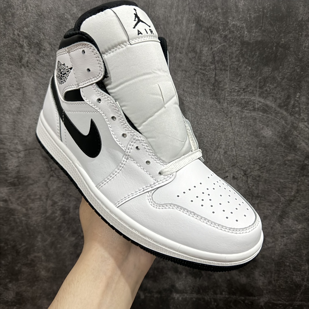 图片[3]-【DT纯原】Air Jordan AJ1 Mid 中帮 白黑 DQ8426-132n终端优势供应 市面中低帮最具代表性版本没有之一 口碑大厂出品 品控大底版型不断改良更新 全套原纸板楦头开发 确保原汁原味 完美呈现版型 完美零毛边处理 原厂内置全掌气垫 价格定位良心 平台专用代工流水线出品 一眼公司既视感 拿到手的一瞬间就与众不同 碾压市面所有版本 全部原鞋开发 每一个配色都会采购原鞋确认细节 打破市面看图做货无好货之说SIZE：35.5 36 36.5 37.5 38 38.5 39 40 40.5 41 42 42.5 43 44 44.5 45 46 编码：DT300310-鞋库