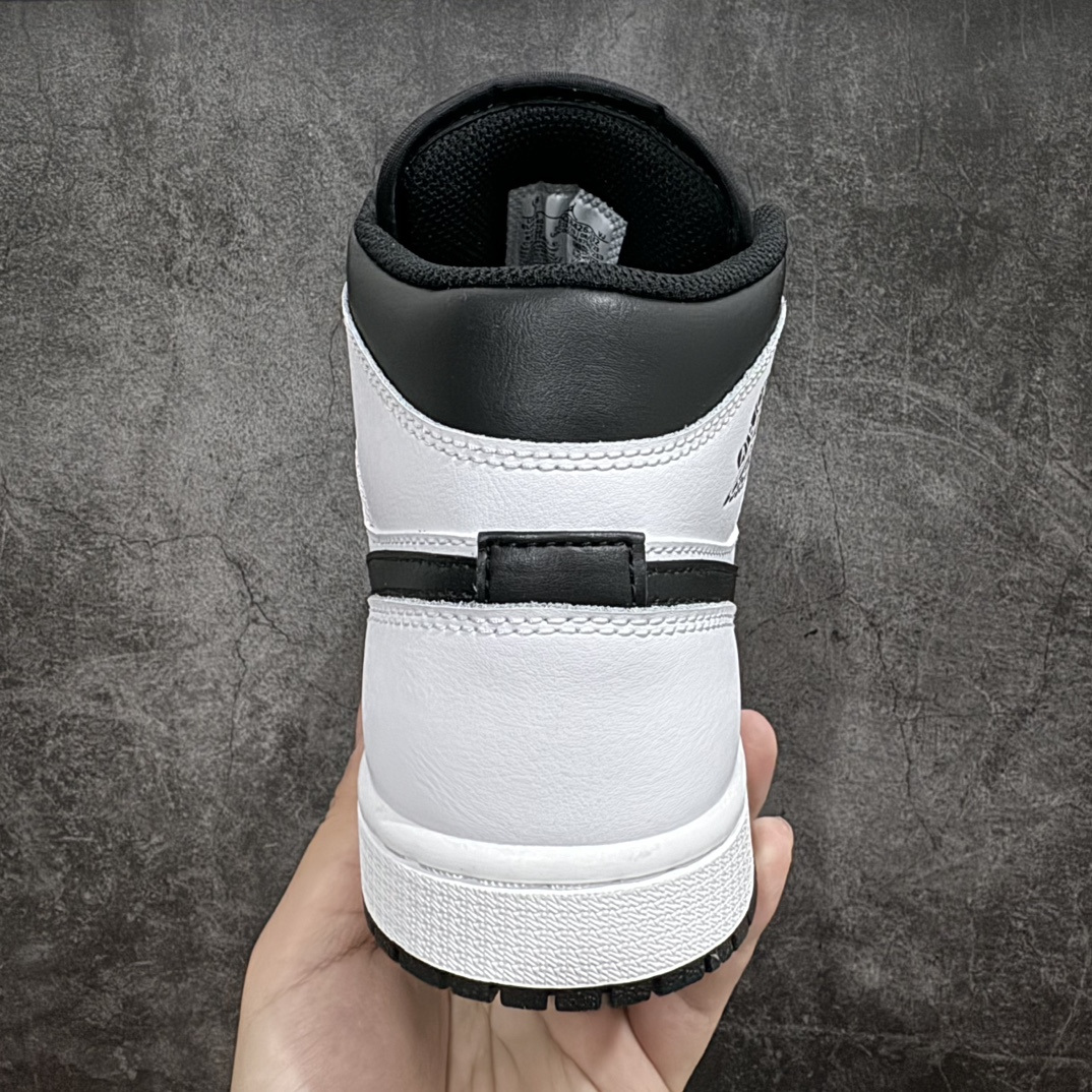 图片[4]-【DT纯原】Air Jordan AJ1 Mid 中帮 白黑 DQ8426-132n终端优势供应 市面中低帮最具代表性版本没有之一 口碑大厂出品 品控大底版型不断改良更新 全套原纸板楦头开发 确保原汁原味 完美呈现版型 完美零毛边处理 原厂内置全掌气垫 价格定位良心 平台专用代工流水线出品 一眼公司既视感 拿到手的一瞬间就与众不同 碾压市面所有版本 全部原鞋开发 每一个配色都会采购原鞋确认细节 打破市面看图做货无好货之说SIZE：35.5 36 36.5 37.5 38 38.5 39 40 40.5 41 42 42.5 43 44 44.5 45 46 编码：DT300310-鞋库