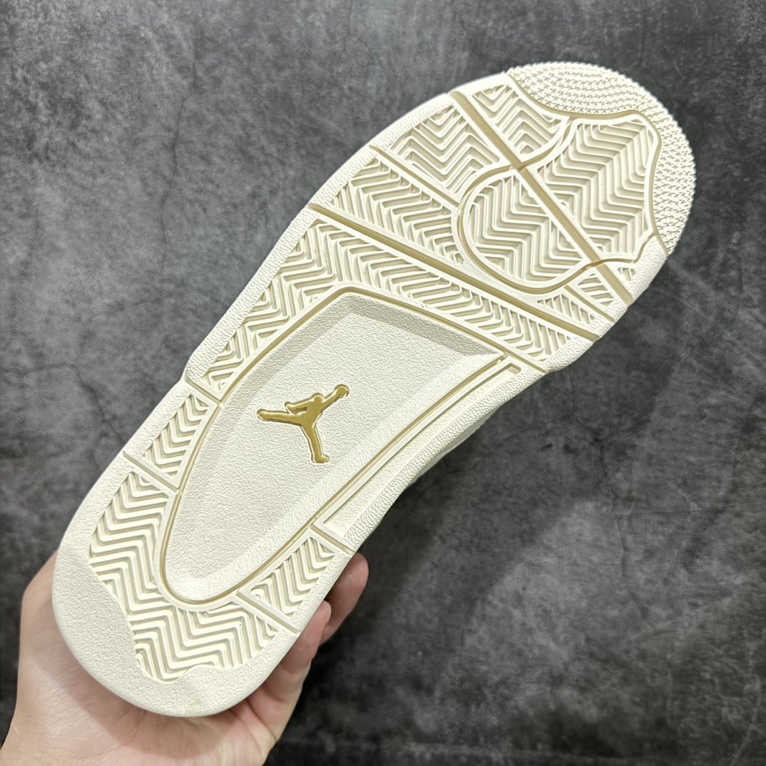 图片[9]-【老DT版】Air Jordan 4 “Metallic Gold”AJ4米白金扣 金属白 AQ9129-170nn老牌AJ大厂出品 原纸板楦头开发原厂特供皮料加持 确保原汁原味 完美呈现四代版型n一比一鞋头弧度高度鞋身弧度 数据细节工艺流程均保持原鞋一致n皮料切割菱角分明 不变形无多余毛边 柔软性质感一致于原鞋原厂织唛标 原厂飞人电绣工艺 后跟定型进口港宝加持 自然饱满 全鞋荧光划线卡点 追求极致完美 每一双都是工艺品 多重QC质检 超越公司货的品控标准 实实在在的免检产品  尺码：40 40.5 41 42 42.5 43 44 44.5 45 46 47.5-莆田鞋批发中心