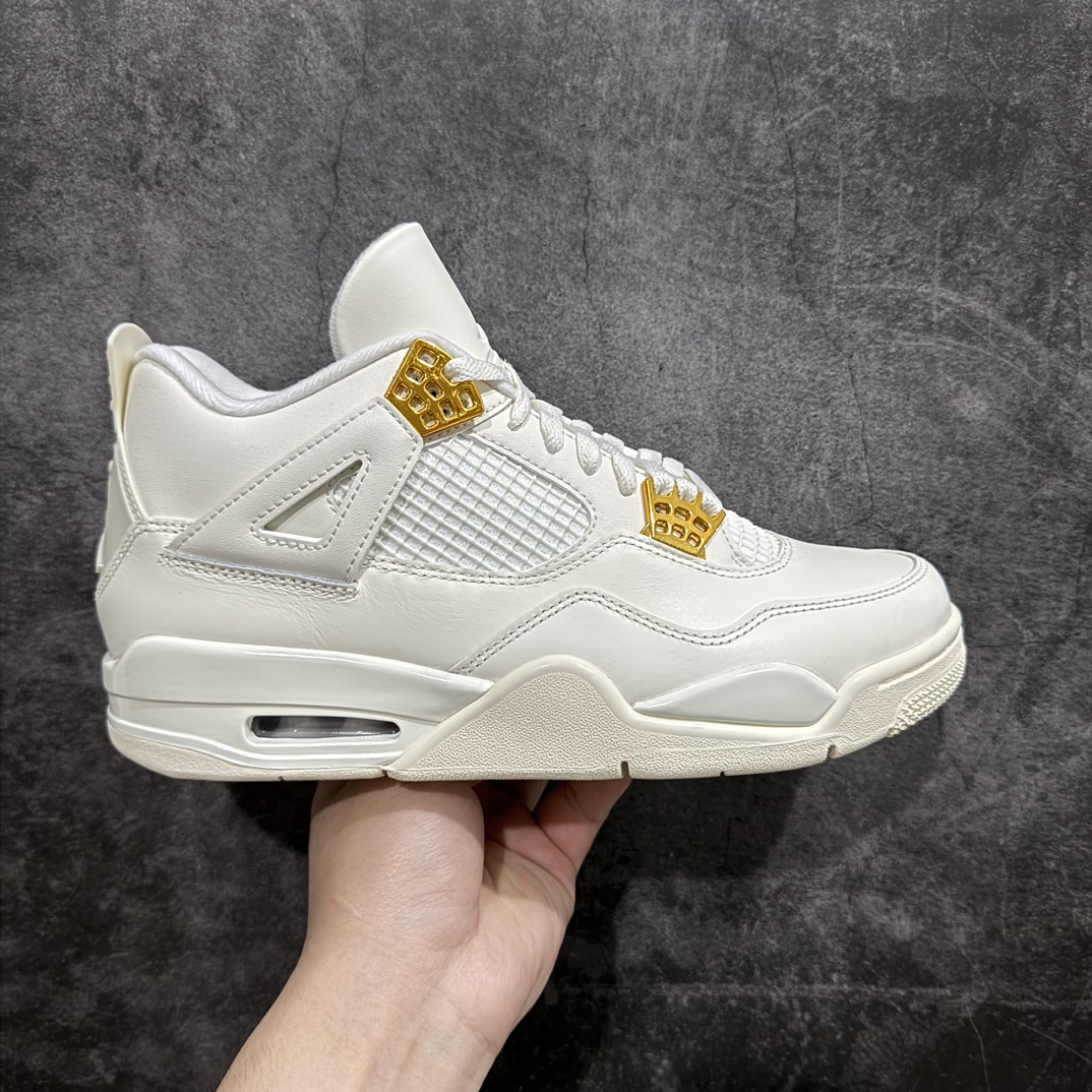 【老DT版】Air Jordan 4 “Metallic Gold”AJ4米白金扣 金属白 AQ9129-170nn老牌AJ大厂出品 原纸板楦头开发原厂特供皮料加持 确保原汁原味 完美呈现四代版型n一比一鞋头弧度高度鞋身弧度 数据细节工艺流程均保持原鞋一致n皮料切割菱角分明 不变形无多余毛边 柔软性质感一致于原鞋原厂织唛标 原厂飞人电绣工艺 后跟定型进口港宝加持 自然饱满 全鞋荧光划线卡点 追求极致完美 每一双都是工艺品 多重QC质检 超越公司货的品控标准 实实在在的免检产品  尺码：40 40.5 41 42 42.5 43 44 44.5 45 46 47.5-莆田鞋批发中心