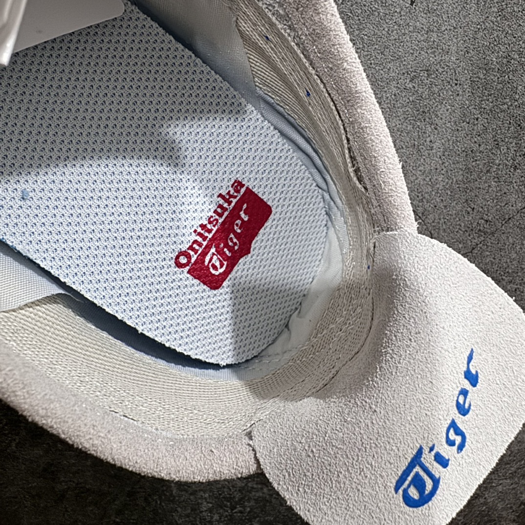 图片[8]-【纯原头层版】Asics Onitsuka Tiger MEXICO 66 亚瑟士鬼冢虎复古经典板鞋 市场王者选手 海外订单工厂出品 目前全市场最好的品质没有之一 纯原小羊皮材料 质感柔软度满分 长期生产补货永不断码 超成熟稳定的做工品控 原装全套纸板楦头开发 原汁原味 完美呈现版型 私模正确鞋底咬花纹路 一比一鞋头弧度高度鞋身弧度 绝不口嗨 细节品控鞋型随意秒杀市面 原档咬花纹路私模大底 一个单元有六个三角形 总体形拼接呈现花瓣状 官方四联吊牌 原装Ortholite轻量化鞋垫 原盒原配 质保卡 说明书 钢印防尘纸 纸板中底带钢印 乳胶组合鞋垫 支持全方位的对比专柜 产品从款式颜色造型上体现出追求舒适和细节的完美 鞋类更是推崇手工制作的严谨与完美 融舒适性与可穿性的设计风格 注重细节的完美和别致魅力 既保持稳重 又不失轻松的时尚感 尺码：36 37 37.5 38 39 39.5 40 40.5 41.5 42 42.5 43.5 44 45-选品中心