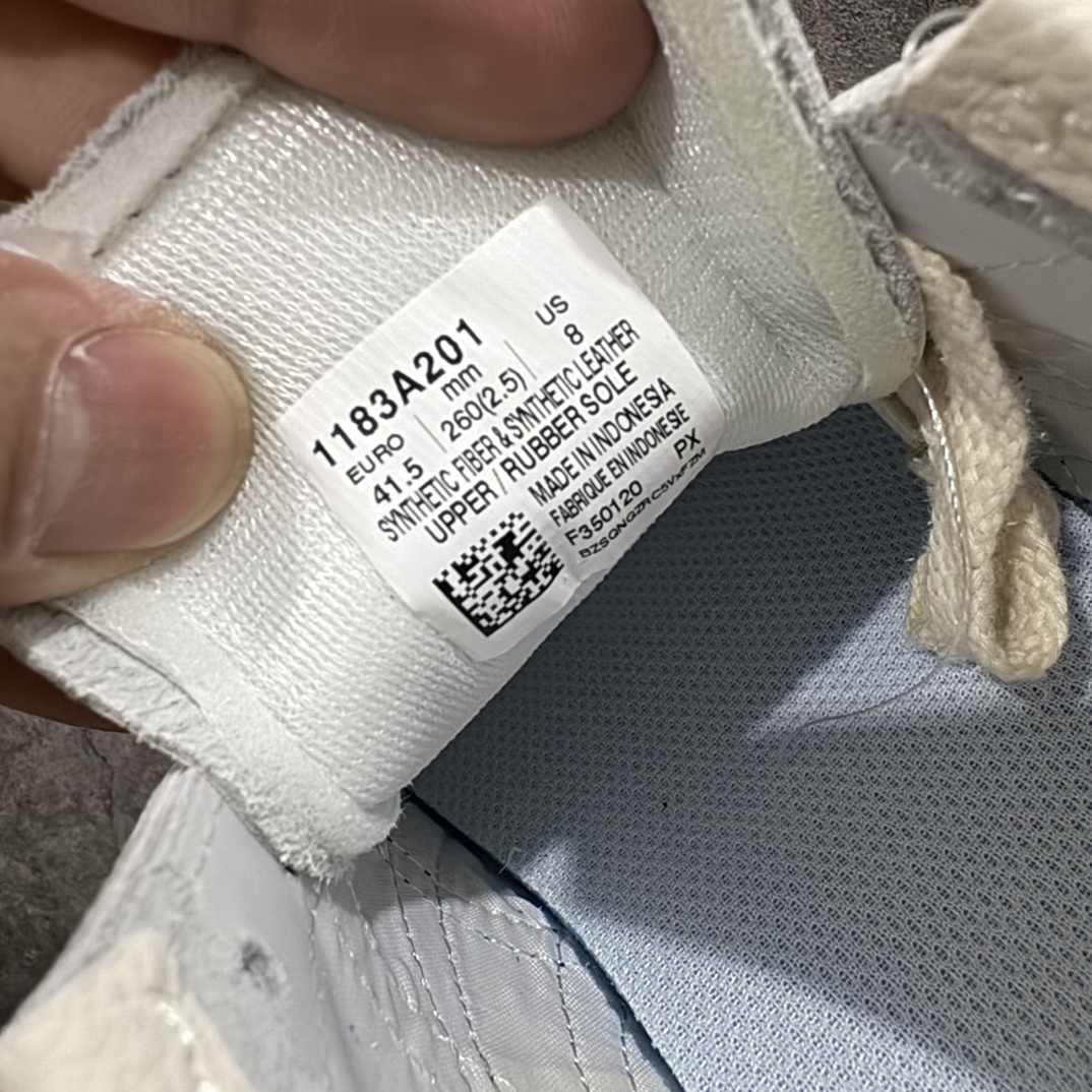 图片[8]-【纯原头层版】Asics Onitsuka Tiger MEXICO 66 亚瑟士鬼冢虎复古经典板鞋n市场王者选手 海外订单工厂出品目前全市场最好的品质没有之一n纯原小羊皮材料 质感柔软度满分n长期生产补货永不断码 超成熟稳定的做工品控 原装全套纸板楦头开发 原汁原味 完美呈现版型私模正确鞋底咬花纹路 一比一鞋头弧度高度鞋身弧度绝不口嗨 细节品控鞋型随意秒杀市面原档咬花纹路私模大底 一个单元有六个三角形总体形拼接呈现花瓣状 官方四联吊牌原装Ortholite轻量化鞋垫 原盒原配 质保卡 说明书 钢印防尘纸 纸板中底带钢印 乳胶组合鞋垫 支持全方位的对比专柜产品从款式颜色造型上体现出追求舒适和细节的完美 鞋类更是推崇手工制作的严谨与完美 融舒适性与可穿性的设计风格 注重细节的完美和别致魅力 既保持稳重 又不失轻松的时尚感  尺码：36 37 37.5 38 39 39.5 40 40.5 41.5 42 42.5 43.5 44 45 编码：NM235260-鞋库