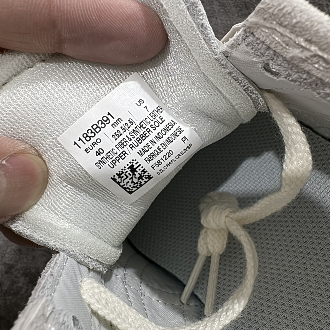 图片[7]-【纯原头层版】Asics Onitsuka Tiger MEXICO 66 亚瑟士鬼冢虎复古经典板鞋n市场王者选手 海外订单工厂出品目前全市场最好的品质没有之一n纯原小羊皮材料 质感柔软度满分n长期生产补货永不断码 超成熟稳定的做工品控 原装全套纸板楦头开发 原汁原味 完美呈现版型私模正确鞋底咬花纹路 一比一鞋头弧度高度鞋身弧度绝不口嗨 细节品控鞋型随意秒杀市面原档咬花纹路私模大底 一个单元有六个三角形总体形拼接呈现花瓣状 官方四联吊牌原装Ortholite轻量化鞋垫 原盒原配 质保卡 说明书 钢印防尘纸 纸板中底带钢印 乳胶组合鞋垫 支持全方位的对比专柜产品从款式颜色造型上体现出追求舒适和细节的完美 鞋类更是推崇手工制作的严谨与完美 融舒适性与可穿性的设计风格 注重细节的完美和别致魅力 既保持稳重 又不失轻松的时尚感  尺码：36 37 37.5 38 39 39.5 40 40.5 41.5 42 42.5 43.5 44 45 编码：NM235260-莆田鞋批发中心