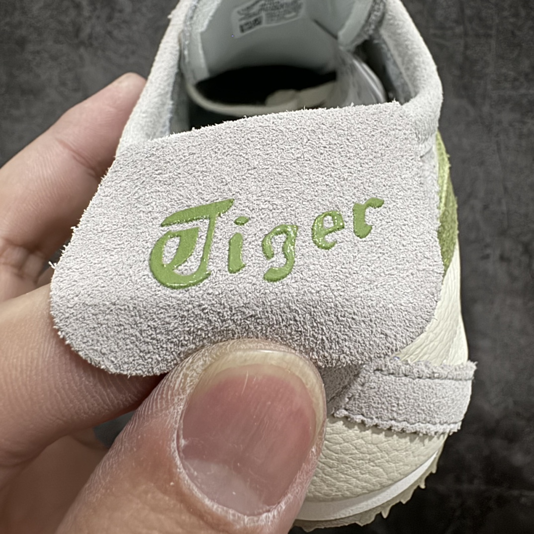 图片[2]-【纯原头层版】Asics Onitsuka Tiger MEXICO 66 亚瑟士鬼冢虎复古经典板鞋n市场王者选手 海外订单工厂出品目前全市场最好的品质没有之一n纯原小羊皮材料 质感柔软度满分n长期生产补货永不断码 超成熟稳定的做工品控 原装全套纸板楦头开发 原汁原味 完美呈现版型私模正确鞋底咬花纹路 一比一鞋头弧度高度鞋身弧度绝不口嗨 细节品控鞋型随意秒杀市面原档咬花纹路私模大底 一个单元有六个三角形总体形拼接呈现花瓣状 官方四联吊牌原装Ortholite轻量化鞋垫 原盒原配 质保卡 说明书 钢印防尘纸 纸板中底带钢印 乳胶组合鞋垫 支持全方位的对比专柜产品从款式颜色造型上体现出追求舒适和细节的完美 鞋类更是推崇手工制作的严谨与完美 融舒适性与可穿性的设计风格 注重细节的完美和别致魅力 既保持稳重 又不失轻松的时尚感  尺码：36 37 37.5 38 39 39.5 40 40.5 41.5 42 42.5 43.5 44 45 编码：NM235260-鞋库