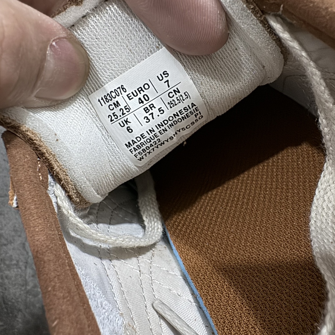 图片[8]-【纯原头层版】Asics Onitsuka Tiger MEXICO 66 亚瑟士鬼冢虎复古经典板鞋n市场王者选手 海外订单工厂出品目前全市场最好的品质没有之一n纯原小羊皮材料 质感柔软度满分n长期生产补货永不断码 超成熟稳定的做工品控 原装全套纸板楦头开发 原汁原味 完美呈现版型私模正确鞋底咬花纹路 一比一鞋头弧度高度鞋身弧度绝不口嗨 细节品控鞋型随意秒杀市面原档咬花纹路私模大底 一个单元有六个三角形总体形拼接呈现花瓣状 官方四联吊牌原装Ortholite轻量化鞋垫 原盒原配 质保卡 说明书 钢印防尘纸 纸板中底带钢印 乳胶组合鞋垫 支持全方位的对比专柜产品从款式颜色造型上体现出追求舒适和细节的完美 鞋类更是推崇手工制作的严谨与完美 融舒适性与可穿性的设计风格 注重细节的完美和别致魅力 既保持稳重 又不失轻松的时尚感  尺码：36 37 37.5 38 39 39.5 40 40.5 41.5 42 42.5 43.5 44 45 编码：NM235260-鞋库