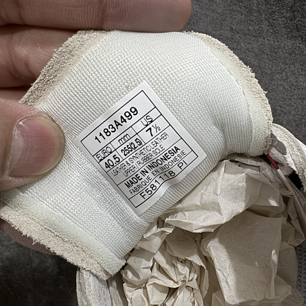 图片[8]-【纯原头层版】Asics Onitsuka Tiger MEXICO 66 亚瑟士鬼冢虎复古经典板鞋n市场王者选手 海外订单工厂出品目前全市场最好的品质没有之一n纯原小羊皮材料 质感柔软度满分n长期生产补货永不断码 超成熟稳定的做工品控 原装全套纸板楦头开发 原汁原味 完美呈现版型私模正确鞋底咬花纹路 一比一鞋头弧度高度鞋身弧度绝不口嗨 细节品控鞋型随意秒杀市面原档咬花纹路私模大底 一个单元有六个三角形总体形拼接呈现花瓣状 官方四联吊牌原装Ortholite轻量化鞋垫 原盒原配 质保卡 说明书 钢印防尘纸 纸板中底带钢印 乳胶组合鞋垫 支持全方位的对比专柜产品从款式颜色造型上体现出追求舒适和细节的完美 鞋类更是推崇手工制作的严谨与完美 融舒适性与可穿性的设计风格 注重细节的完美和别致魅力 既保持稳重 又不失轻松的时尚感  尺码：36 37 37.5 38 39 39.5 40 40.5 41.5 42 42.5 43.5 44 45 编码：NM235260-鞋库