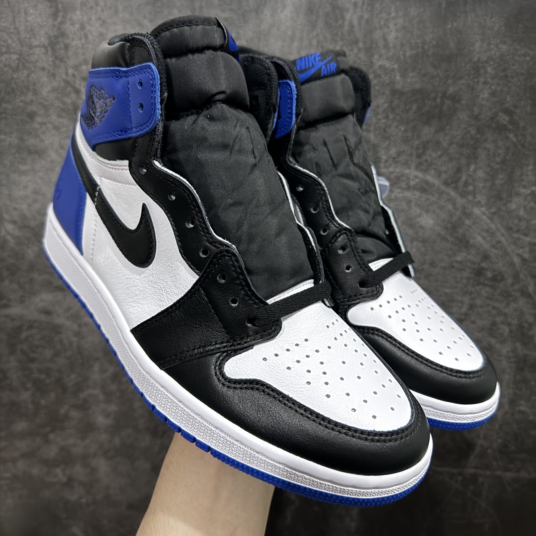 【Ljr版】 Fragment Design x Air Jordan AJ1 Retro High 藤原浩联名大闪电 716371-040n全新改良批次 圈内最强倒钩系列 恪守真诚 承诺混一赔十 高端零售裸鞋圈特供批次 SZ原厂全套原楦原纸板冲刀磨具开发 原厂皮料加持 原厂港宝加持定型后跟R度完美 同源原厂电绣 飞翼针数密度立体效果一致 百分百一致原鞋 原厂拉帮工艺 针距密度一致 后跟弧度收口自然不对折 极致一眼正品既视感 进口玻璃冲刀皮料裁剪零毛边 全鞋电脑针车工艺 品控清洁度最高QC检验标准 免检产品 原厂订购鞋盒、鞋标、防尘纸、鞋撑、鞋带 追求极致的原厂味道 SIZE：40.5 41 42 42.5 43 44 44.5 45 46 47.5 48.5 编码：LJR540570-鞋库