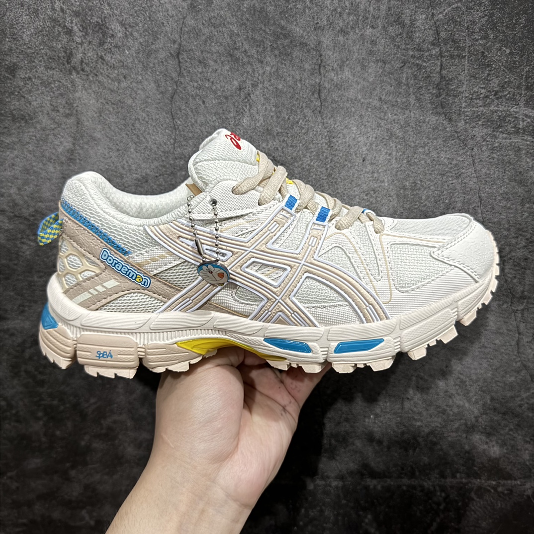 【公司级】ASICS 亚瑟士 GEL-KAHANA 8 男女鞋越野跑步鞋抓地稳定运动鞋缓震耐磨跑鞋码数36-45（带半码）nGEL-KAHANA系列为实用级越野跑鞋，融合机能和户外潮流强势回归，核心科技GEL内置于后跟，配合SPEVA弹性中底，减轻落地时地面对脚部的冲击力。中底内侧DYNAMIC DUOMAX 双密度防倾斜装置和中足补强结构，以及后跟几何形状构造，多方面支撑保护。AHAR耐磨橡胶大底，配合沟槽纹路设计，增强抓地力。n鞋底材质: 橡胶n封口类型: 系带式n靴筒高度: Low-Top 英寸n面料类型: 合成材料/网面鞋n后足GEL缓冲系统：减轻冲击时的冲击，实现平稳过渡。 编码：HH220240n-莆田鞋批发中心