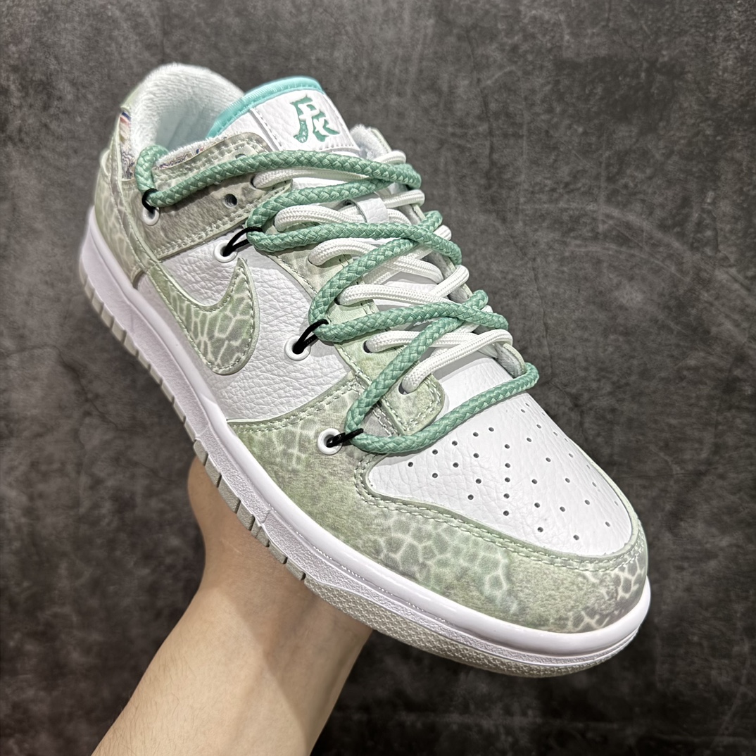 图片[3]-【定制版】创意定制配色,2024中国CNY龙年新鞋！耐克Nike SB Dunk Low Retro Lot\”Year of the Dragon\”扣篮系列低帮休闲运动滑板板鞋“白青三太子敖丙绑绳”SJ2068-229nn男女鞋真标半码制n全新2021版更新数据窄楦翘头版型n采用软质荔枝纹牛剖革鞋面材质n大厂水平严控清洁度#缜密拉帮中底布n鞋垫嵌EVA缓震物料及背胶#全新窄版翘头耐磨橡胶大底 尺码：36 36.5 37.5 38 38.5 39 40 40.5 41 42 42.5 43 44 44.5 45 编码：HXS340360-鞋库