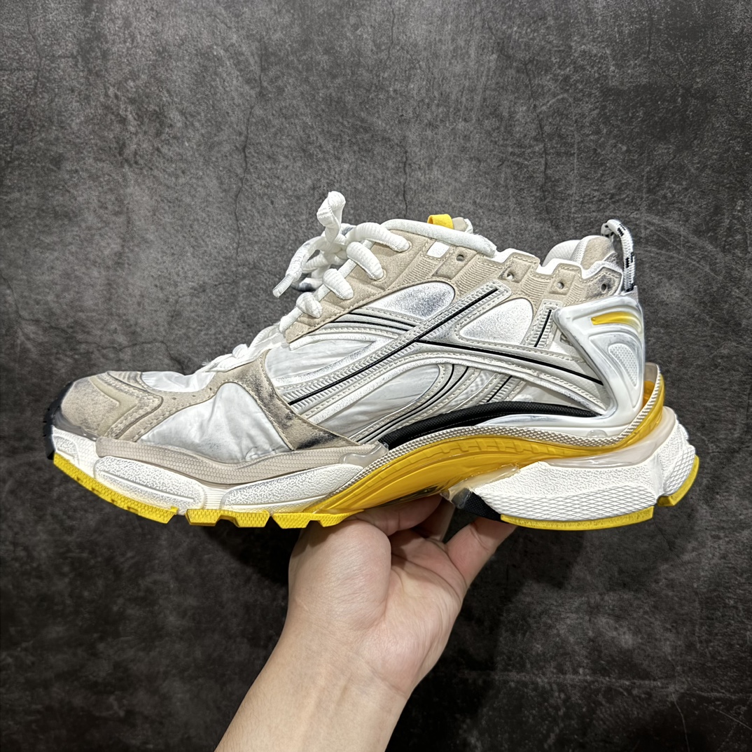 图片[2]-【XA版本】Balenciaga Runer 巴黎世家7.5代 破坏风 手工做旧款复古老爹鞋 白黄布面做旧n全新版本出货 核心配合工厂优势供应市场最优品质 鞋型细节做旧等都好于市场版本n不但比市场货好 而且比市场货便宜💪🏻n原厂点胶工艺同步原鞋 区别市面所有版本n非市面所有固定TPU，原厂订制胶棒 一切细节高端还原  ，欢迎挑刺💪🏻 尺码：35-46 编码：DF490520-鞋库