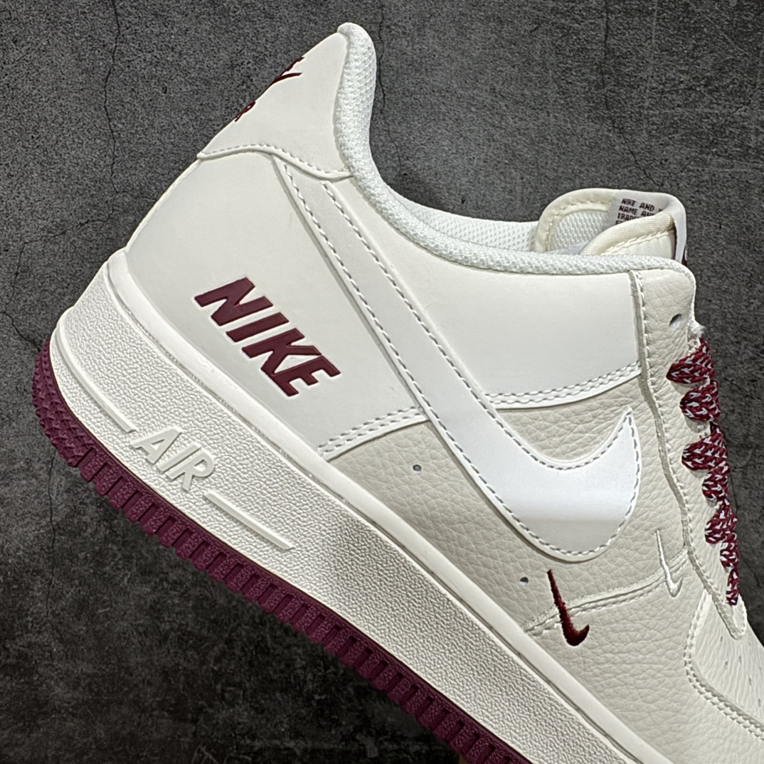 图片[7]-【公司级】Nk Air Force 1\’07 Low \”NIKE\” 三勾系列 白酒红经典 空军一号低帮休闲板鞋 TV2306-258n3M反光 头成皮料 定制鞋盒 原楦原纸板 纯正版型 清洁度完美 内置全掌气垫 尺码：36 36.5 37.5 38 38.5 39 40 40.5 41 42 42.5 43 44 44.5 45  编码：HXS290300-鞋库