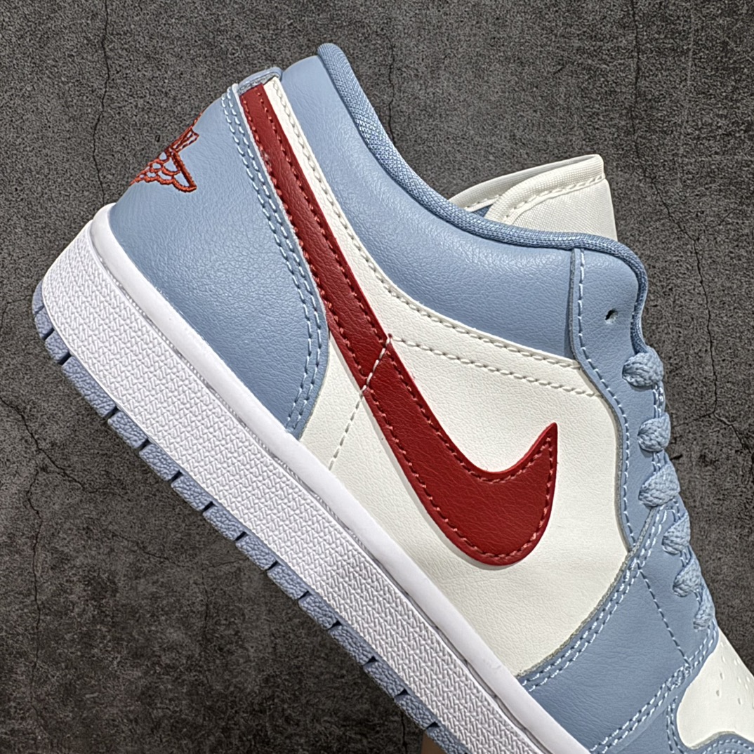 图片[7]-【DT纯原】Air Jordan AJ1 Low 蓝白 DC0774-164n市面中低帮最具代表性版本没有之一 口碑大厂出品 品控大底版型不断改良更新 全套原纸板楦头开发 确保原汁原味 完美呈现版型 完美零毛边处理 原厂内置全掌气垫 价格定位良心 平台专用代工流水线出品 一眼公司既视感 拿到手的一瞬间就与众不同 碾压市面所有版本 全部原鞋开发 每一个配色都会采购原鞋确认细节 打破市面看图做货无好货之说  尺码：40-46 编码：DT270280-鞋库