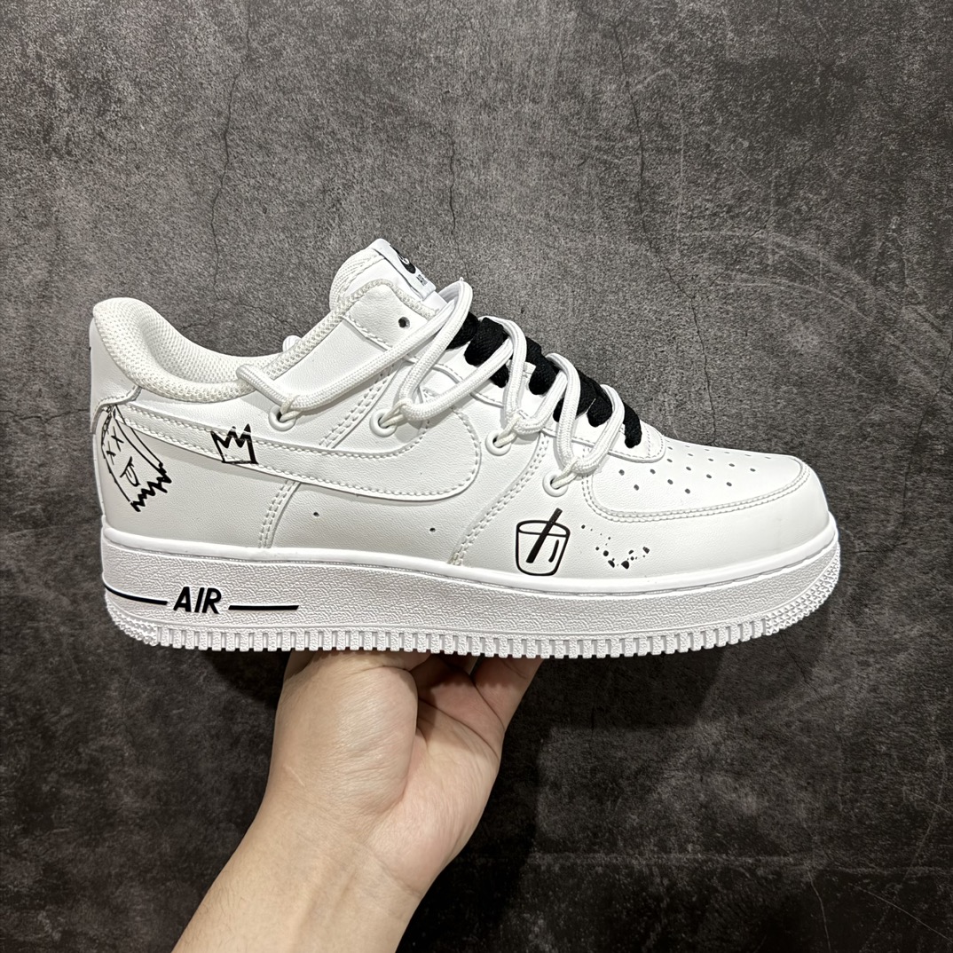 【公司级】Nk Air Force 1\’07 Low 小众涂鸦 空军一号低帮休闲板鞋 CV9879-541n#整体配色为潮酷的黑白配色，主体色白色，搭配简单手绘，整体简洁百搭，全面对接潮流搭配。 尺码：36 36.5 37.5 38 38.5 39 40 40.5 41 42 42.5 43 44 44.5 45 编码：HXS310320-鞋库