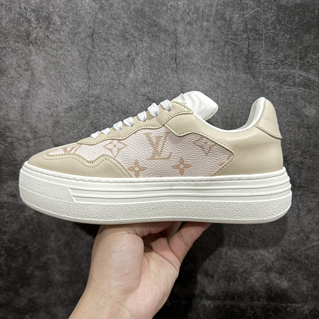 图片[2]-【广东纯原版本】2024ss 春夏新品 路易威登Louis Vuitton Groovy Platform Low Sneaker 时髦增高系列低帮松糕厚底百搭德训风休闲小白运动鞋“皮革白灰橙尾压纹LV老花” 尺码：35-41nn女鞋广东原产n配置抽屉礼品鞋盒及包装说明书n防尘布袋物件(附送快递加固牛皮纸外盒!!)n采用固色牛反绒组合头层皮革饰片鞋面材质n高密度电脑车线工艺小牛真皮内里贴附PU超软脚感乳胶鞋垫n外置隔色TPU厚实高弹橡胶鞋底 编码：KH390420-鞋库