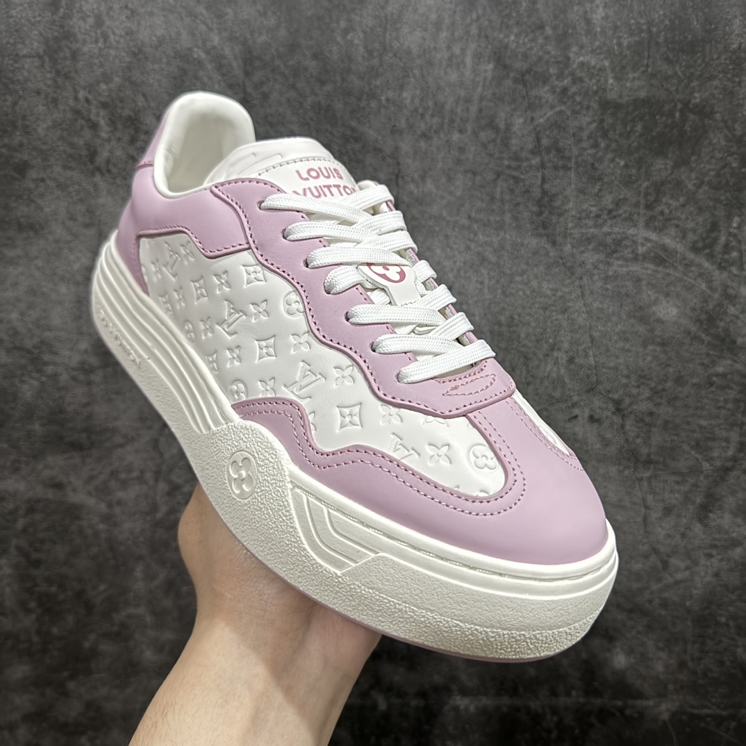 图片[3]-【广东纯原版本】2024ss 春夏新品 路易威登Louis Vuitton Groovy Platform Low Sneaker 时髦增高系列低帮松糕厚底百搭德训风休闲小白运动鞋“皮革白灰橙尾压纹LV老花” 尺码：35-41nn女鞋广东原产n配置抽屉礼品鞋盒及包装说明书n防尘布袋物件(附送快递加固牛皮纸外盒!!)n采用固色牛反绒组合头层皮革饰片鞋面材质n高密度电脑车线工艺小牛真皮内里贴附PU超软脚感乳胶鞋垫n外置隔色TPU厚实高弹橡胶鞋底 编码：KH390420-鞋库