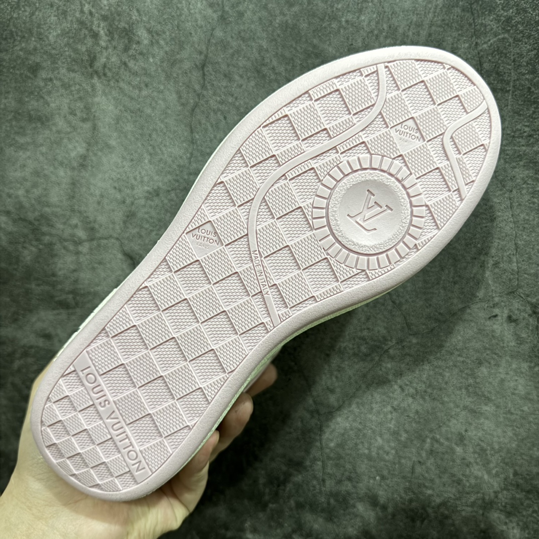 图片[9]-【广东纯原版本】2024ss 春夏新品 路易威登Louis Vuitton Groovy Platform Low Sneaker 时髦增高系列低帮松糕厚底百搭德训风休闲小白运动鞋“皮革白灰橙尾压纹LV老花” 尺码：35-41nn女鞋广东原产n配置抽屉礼品鞋盒及包装说明书n防尘布袋物件(附送快递加固牛皮纸外盒!!)n采用固色牛反绒组合头层皮革饰片鞋面材质n高密度电脑车线工艺小牛真皮内里贴附PU超软脚感乳胶鞋垫n外置隔色TPU厚实高弹橡胶鞋底 编码：KH390420-鞋库