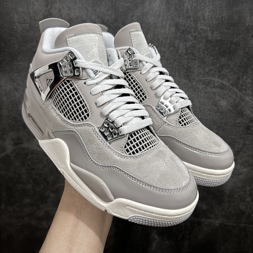 【原厂版】Air Jordan AJ4 乔4 Retro 电镀银 AQ9129-001nn全新升级改良 原鞋原楦原纸板同源开发 完美呈现乔4的版型 内侧正确双色网格 还原细节 原厂皮料 正确气垫颜色 正确网格工艺 正确拉帮工艺 全鞋原装材料制作 原档案原模具打造 支持全方位与正品对比  尺码：40 40.5 41 42 42.5 43 44 44.5 45 46 47.5 编码；X10380420-鞋库