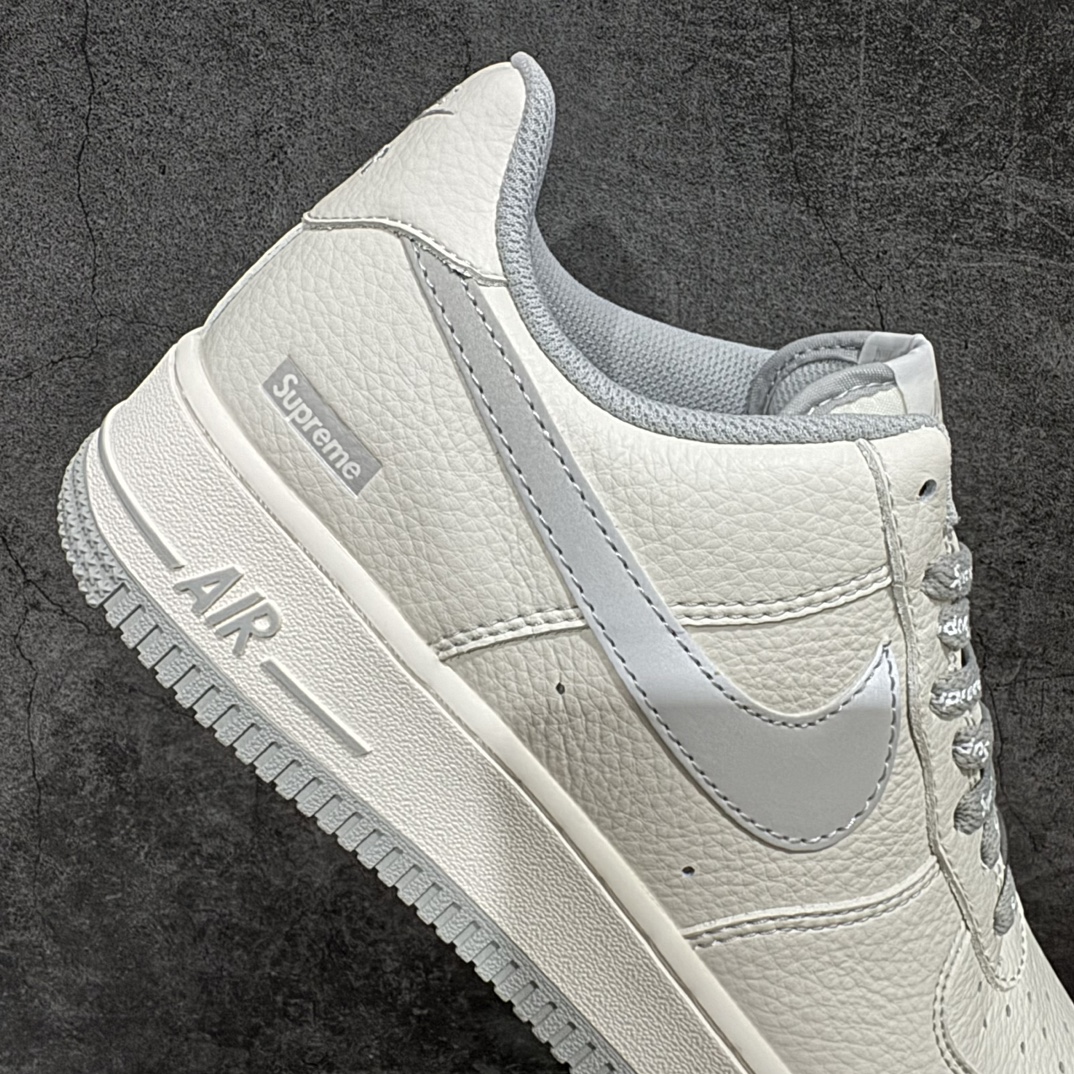 图片[7]-【公司级】Supreme x Nk Air Force 1\’07 Low 米白灰 联名款 空军一号低帮休闲板鞋 SU0220-007n#3M反光 定制皮料 原盒原包装 原楦头原纸板 纯正版型 正品NFC感应芯片 内置全掌气垫 尺码：36 36.5 37.5 38 38.5 39 40 40.5 41 42 42.5 43 44 44.5 45 编码：LF250260-鞋库