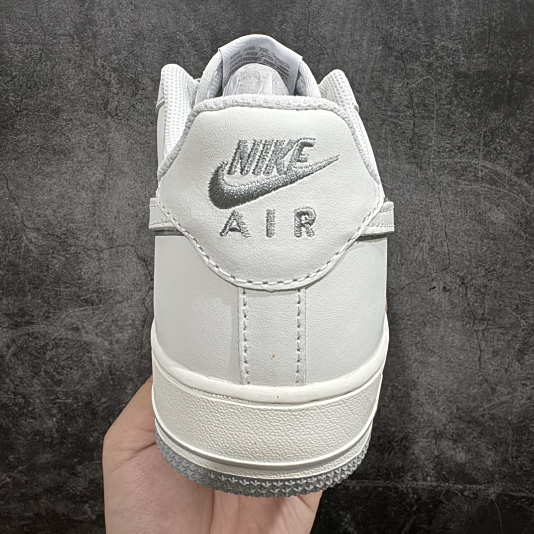 图片[4]-【公司级】小红书爆款 公司级 Nike Air Force 1 Low \’07 白灰拼接 低帮空军一号休闲板鞋  定制皮料 原楦原纸板 纯正空军版型 高清洁度 内置全掌气垫货号：AV0303-726Size：36 36.5 37.5 38 38.5 39 40 40.5 41 42 42.5 43 44 44.5 45 编码：HXS250260-鞋库