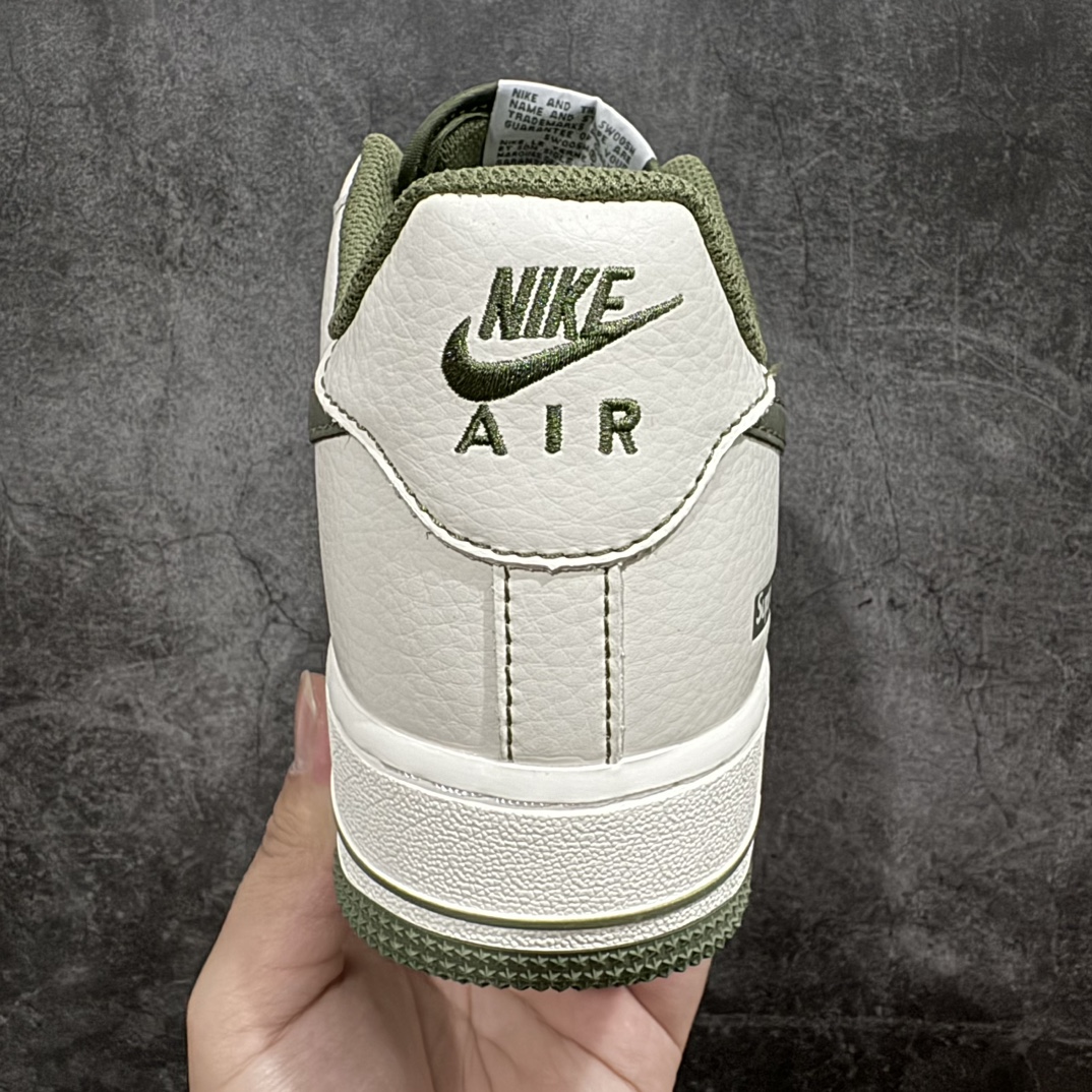 图片[4]-【公司级】Nike Air Force 1 07 Low “米白灰”supreme联名空军一号低帮休闲板鞋 3M反光 定制皮料 原盒原包装 原楦头原纸板 纯正版型 正品NFC感应芯片 内置全掌气垫货号：SU0220-007SIZE：36 36.5 37.5 38 38.5 39 40 40.5 41 42 42.5 43 44 44.5 45 编码：LF250260-鞋库