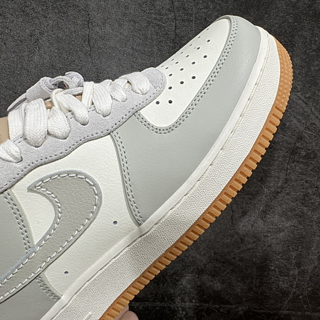 图片[6]-【公司级】Nike Air Force 1 \’07 Low 米卡其生胶 原楦头原纸板 纯正空军版型 专注外贸渠道 全掌内置蜂窝气垫 #原盒配件 原厂中底钢印、拉帮完美  货号：HF5697-001nSIZE：36 36.5 37.5 38 38.5 39 40 40.5 41 42 42.5 43 44 44.5 45 编码：LF270280-鞋库