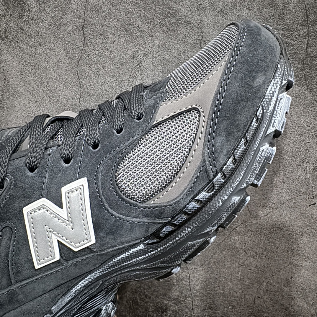 图片[6]-【公司级】NewBalance 2002R 复古单品正确版本正品原档 区别市面错误版本👏nNewBalance2002R经典的配色，沿袭了面世之初的经典科技，以ENCAP中底配以升级版N-ERGY缓震物料。鞋面则采用特色的柔软麂皮搭以NewBalance经典的尼龙网布，低调中还原跑鞋本真。更年轻化的设计理念与材质，让新世代青年得以用全新视角体验经典鞋款的传奇魅力 官方货号:M2002RBV 尺码:36-45 编码：LDS250260-莆田鞋批发中心