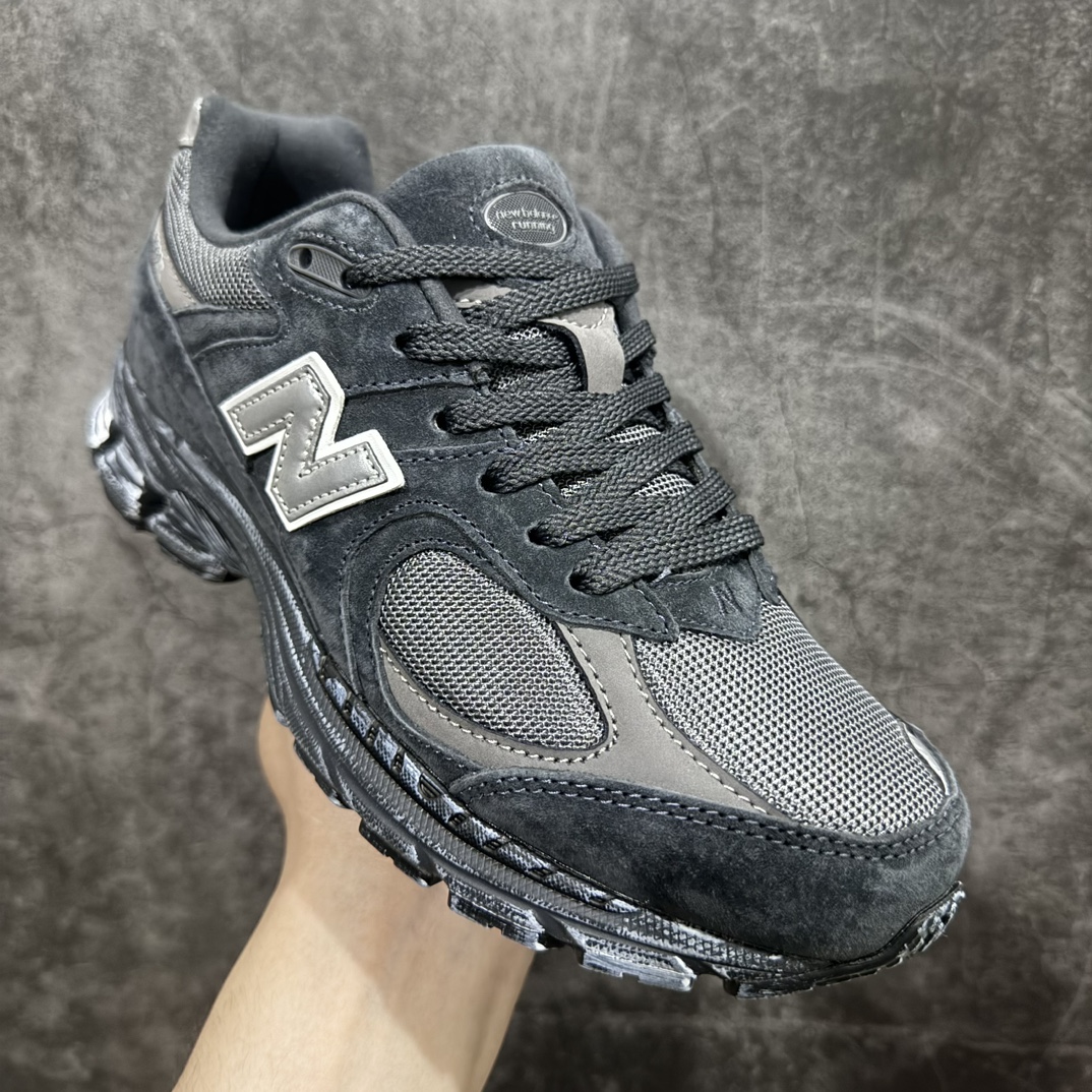 图片[3]-【公司级】NewBalance 2002R 复古单品正确版本正品原档 区别市面错误版本👏nNewBalance2002R经典的配色，沿袭了面世之初的经典科技，以ENCAP中底配以升级版N-ERGY缓震物料。鞋面则采用特色的柔软麂皮搭以NewBalance经典的尼龙网布，低调中还原跑鞋本真。更年轻化的设计理念与材质，让新世代青年得以用全新视角体验经典鞋款的传奇魅力 官方货号:M2002RBV 尺码:36-45 编码：LDS250260-莆田鞋批发中心