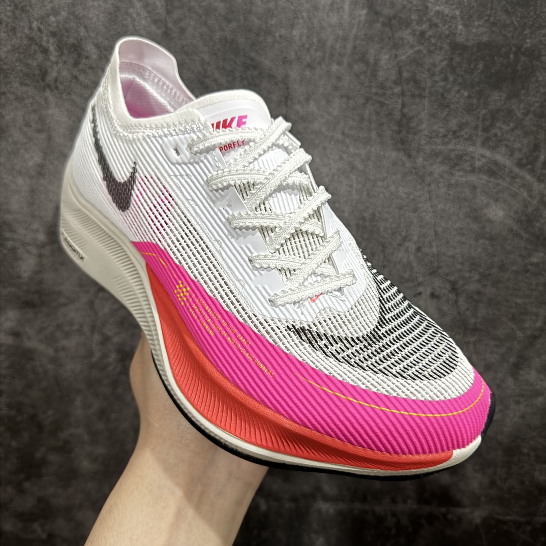 纯原版NikeZoomXVaporflyNext%马拉松跑步鞋真碳版本舒适鞋面采用合成革+织物材质不同肌