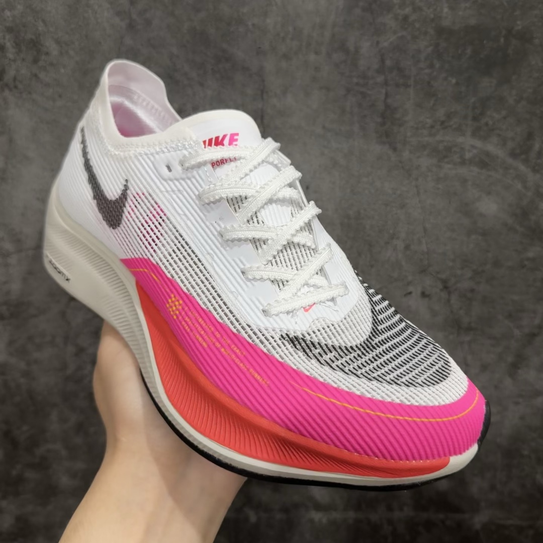 纯原版NikeZoomXVaporflyNext%马拉松跑步鞋真碳版本舒适鞋面采用合成革+织物材质不同肌