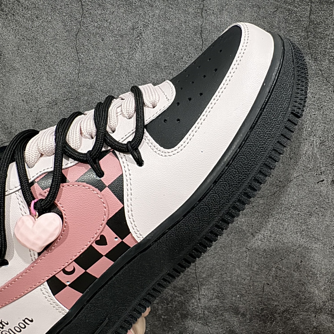 图片[6]-【公司级】官方爆款定制 二次元主题 Nike Air Force 1 Low’07 黑糖爱心 空军一号绑带低帮休闲板鞋 定制皮料 原厂3D打印 定制鞋盒 原楦原纸板 纯正空军版型 内置全掌气垫货号：ZH0316-012Size：36 36.5 37.5 38 38.5 39 40 40.5 41 42 42.5 43 44 44.5 45 编码：HXS310320-鞋库