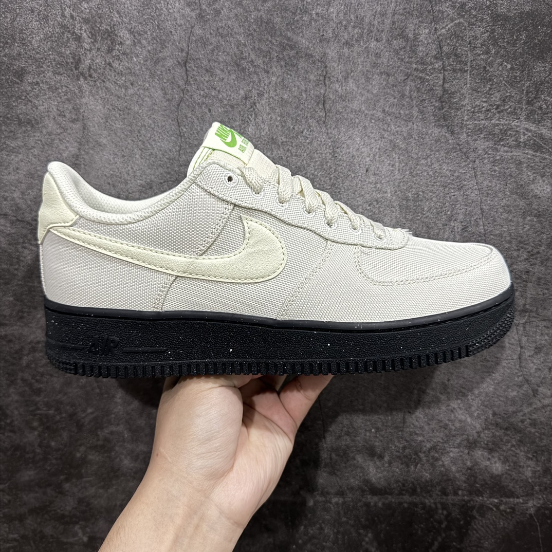 【公司级】耐克 Nike Air Force 1 ’07 空军一号低帮百搭休闲运动板鞋。n原楦原数据纸版 采用优质帆布鞋面材质n内置全掌air sole气垫#柔软、弹性十足的缓震性能和出色的中底 官方货号：FJ4160-002nSIZE： 36 36.5 37 38 38.5 39 40 40.5 41 42 42.5 43 44 44.5 45 编码：LF250260-鞋库