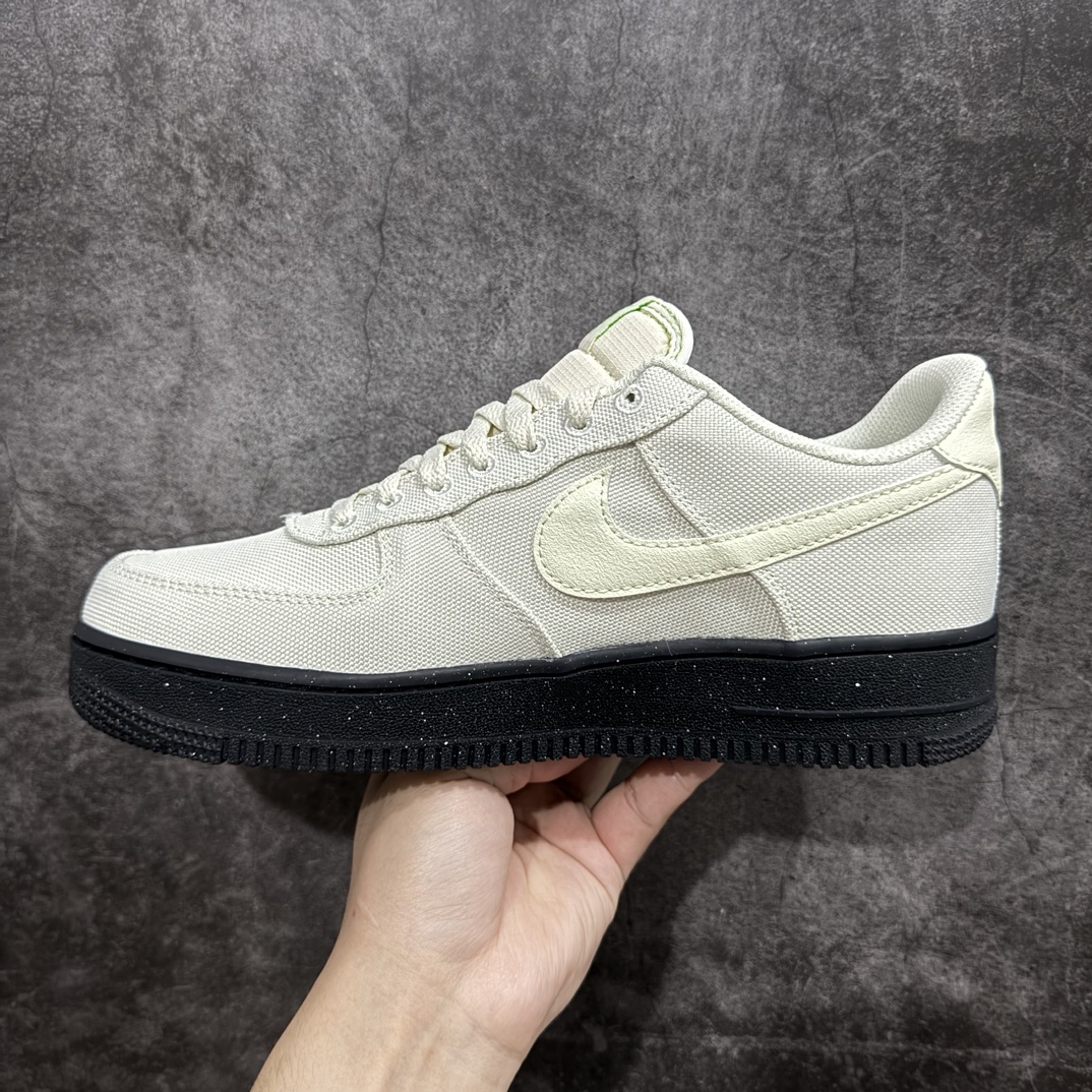 图片[2]-【公司级】耐克 Nike Air Force 1 ’07 空军一号低帮百搭休闲运动板鞋。n原楦原数据纸版 采用优质帆布鞋面材质n内置全掌air sole气垫#柔软、弹性十足的缓震性能和出色的中底 官方货号：FJ4160-002nSIZE： 36 36.5 37 38 38.5 39 40 40.5 41 42 42.5 43 44 44.5 45 编码：LF250260-鞋库