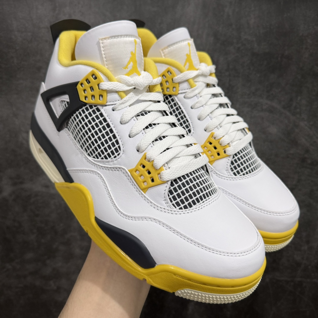 【GX/美版绿x】Air Jordan AJ4 Retro白黄雷公色 AQ9129-101nn圈内最强四代 独家外贸特供尺码含 45.5 49.5 50.5耗时半年巨作 全套原纸板楦头开发 原厂特供皮料加持 确保原汁原味 完美呈现四代版型 一比一鞋头弧度高度鞋身弧度 数据细节工艺流程均保持原鞋一致 原厂TPU网格鞋带扣 正确内里网布 菱角分明不变形无多余毛边 柔软性质感一致于原鞋 市场唯一原厂鞋扣模具 背面可见隐藏注塑口 原厂织唛标 原厂飞人电绣工艺 尾指中部跳三针 独家绑鞋带手法 印刷中底布 四线拉帮 米色美纹纸贴合固定 进口港宝加持 后跟自然饱满 全鞋荧光划线卡点 追求极致完美 每一双都是工艺品 多重QC质检 超越公司货的品控标准 实实在在的免检产品  尺码：40 40.5 41 42 42.5 43 44 44.5 45 45.5 46 47.5 48.5 49.5 50.5 编码：T1520540-鞋库