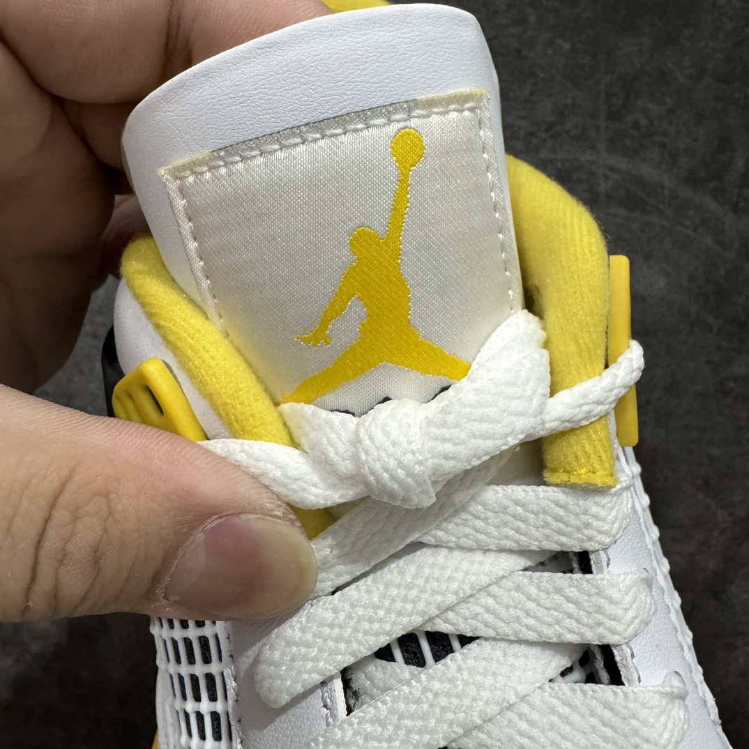 图片[5]-【GX/美版绿x】Air Jordan AJ4 Retro白黄雷公色 AQ9129-101nn圈内最强四代 独家外贸特供尺码含 45.5 49.5 50.5耗时半年巨作 全套原纸板楦头开发 原厂特供皮料加持 确保原汁原味 完美呈现四代版型 一比一鞋头弧度高度鞋身弧度 数据细节工艺流程均保持原鞋一致 原厂TPU网格鞋带扣 正确内里网布 菱角分明不变形无多余毛边 柔软性质感一致于原鞋 市场唯一原厂鞋扣模具 背面可见隐藏注塑口 原厂织唛标 原厂飞人电绣工艺 尾指中部跳三针 独家绑鞋带手法 印刷中底布 四线拉帮 米色美纹纸贴合固定 进口港宝加持 后跟自然饱满 全鞋荧光划线卡点 追求极致完美 每一双都是工艺品 多重QC质检 超越公司货的品控标准 实实在在的免检产品  尺码：40 40.5 41 42 42.5 43 44 44.5 45 45.5 46 47.5 48.5 49.5 50.5 编码：T1520540-鞋库