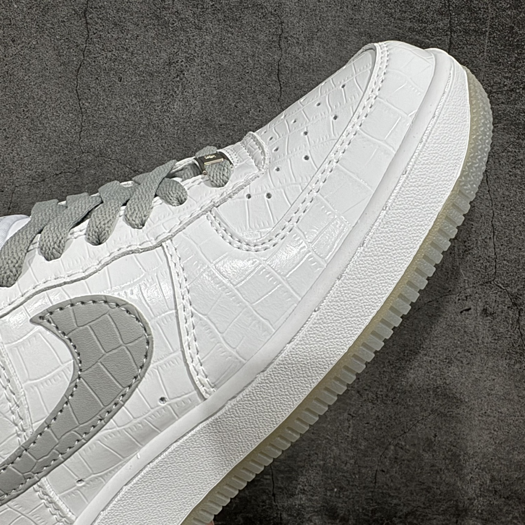 图片[6]-【公司级】Nk Air Force 1\’07 Low \”Ladainian Tomlinson\” 闪电队 白蓝 空军一号低帮休闲板鞋 DD0614-333n#定制蛇纹皮料 水晶大底 原楦原纸板 纯正空军版型 高清洁度 内置全掌气垫 尺码：36 36.5 37.5 38 38.5 39 40 40.5 41 42 42.5 43 44 44.5 45 编码：HXS250260-莆田鞋批发中心