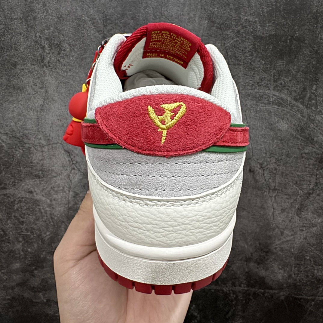 图片[4]-【定制版】Nk SB Dunk Low 中国年限定-红运 周年高端定制 低帮休闲板鞋 CR8033-506n#定制鞋盒 大厂纯原品质出货 超高清洁度 皮料切割干净无任何毛边 细节完美 整体采用多色拼接 寓意努力奋斗 实现从平凡到卓越的转变 如龙般腾飞 大展宏图（附图赠送龙年吉祥物挂件一枚） 尺码：36 36.5 37.5 38 38.5 39 40 40.5 41 42 42.5 43 44 44.5 45  编码：HXS320340-莆田鞋批发中心