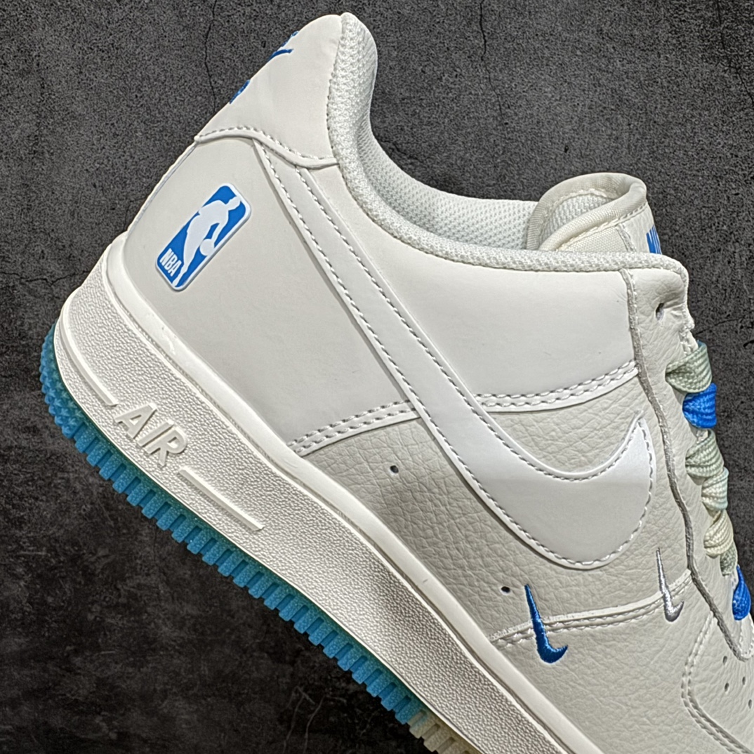 图片[7]-【公司级】Nk Air Force 1\’07 Low 白蓝 NBA全明星主题 空军一号低帮休闲板鞋 NB3696-509n原装鞋盒 3M反光 定制皮料 原楦原纸板 水晶双色大底 纯正版型 高清洁度 内置全掌气垫 尺码：36 36.5 37.5 38 38.5 39 40 40.5 41 42 42.5 43 44 44.5 45 编码：HXS250260-鞋库