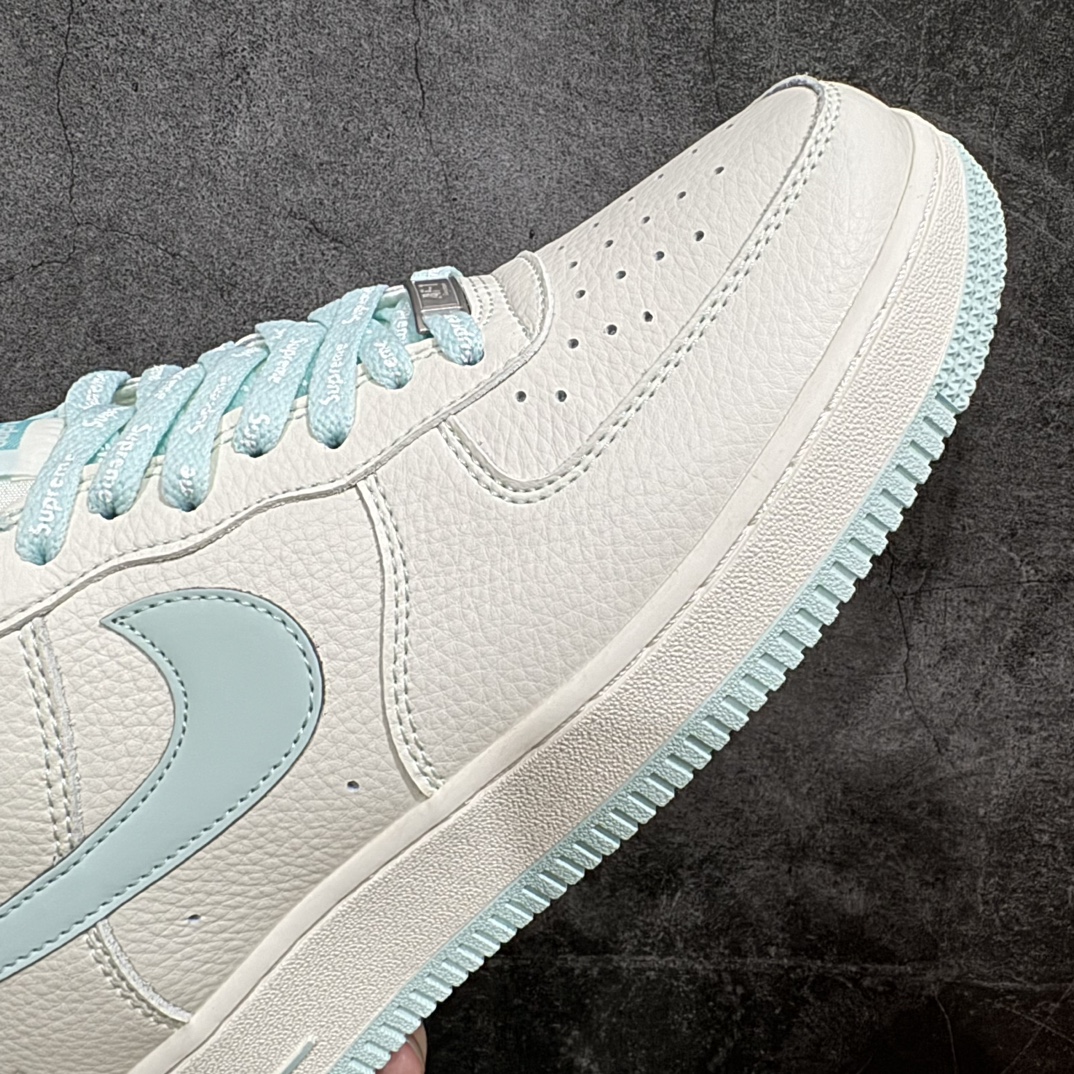 图片[6]-【公司级】Supreme x Nk Air Force 1\’07 Low 冰蓝 联名款 空军一号低帮休闲板鞋 SU0220-006n#3M反光 定制皮料 原盒原包装 原楦头原纸板 纯正版型 正品NFC感应芯片 内置全掌气垫 尺码：36 36.5 37.5 38 38.5 39 40 40.5 41 42 42.5 43 44 44.5 45 编码：lF250260-鞋库