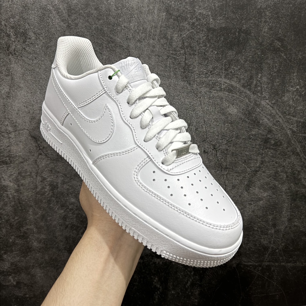 图片[3]-【DT纯原版】NK Air Force 1 Low \’07 空军一号低帮经典板鞋 纯白 CW2288-111n知名大厂出品 同步官方全新版本 不规则波浪大底咬花 全鞋电脑针车 工整有序 视觉效果满分 原厂拉帮手法 标准四线 密度针距针孔大小控制到位 原装反口里网布海绵 正确卡色网眼大小 新版鞋撑改用纸团代替 原厂港宝加持完美还原灵魂版型 原盒原配从里到外百分百还原 原厂全头层原厂皮料 原标原盒 内置Sole气垫 中底白色背胶 中底划线 已经无限的接近公司 原厂楦头 原厂刺绣 后跟弧度修正 独家私模最大开发到47.5  尺码：35.5 36 36.5 37.5 38 38.5 39 40 40.5 41 42 42.5 43 44 44.5 45 46 47.5 编码：LF190220-鞋库