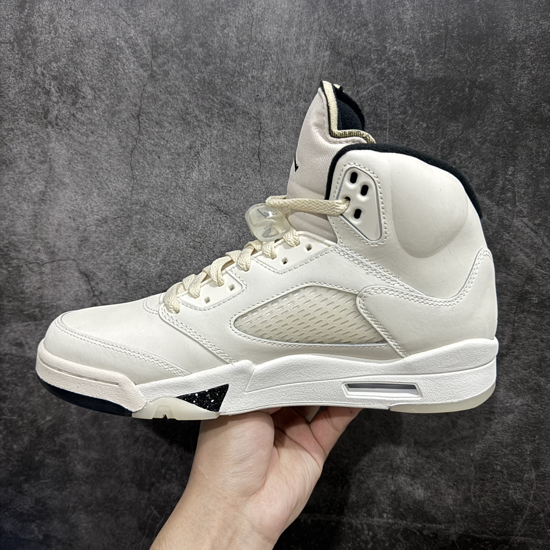 图片[2]-【Y3纯原】Air Jordan AJ5 Retro 米白 FN7405-100n原楦原纸板开发 采购原厂皮料 原厂定型 后跟完美效果 到手可放心比对发售原鞋 上脚百分百充当正品驾驭 真正原装公司级完美鞋型 一切细节实拍所见所得！纸板中底、钢印 完美版型 一应俱全外贸专供 发国外寄售可稳妥充正操作Size：40 40.5 41 42 42.5 43 44 44.5 45 46 47.5 48.5 编码：T1510530-鞋库