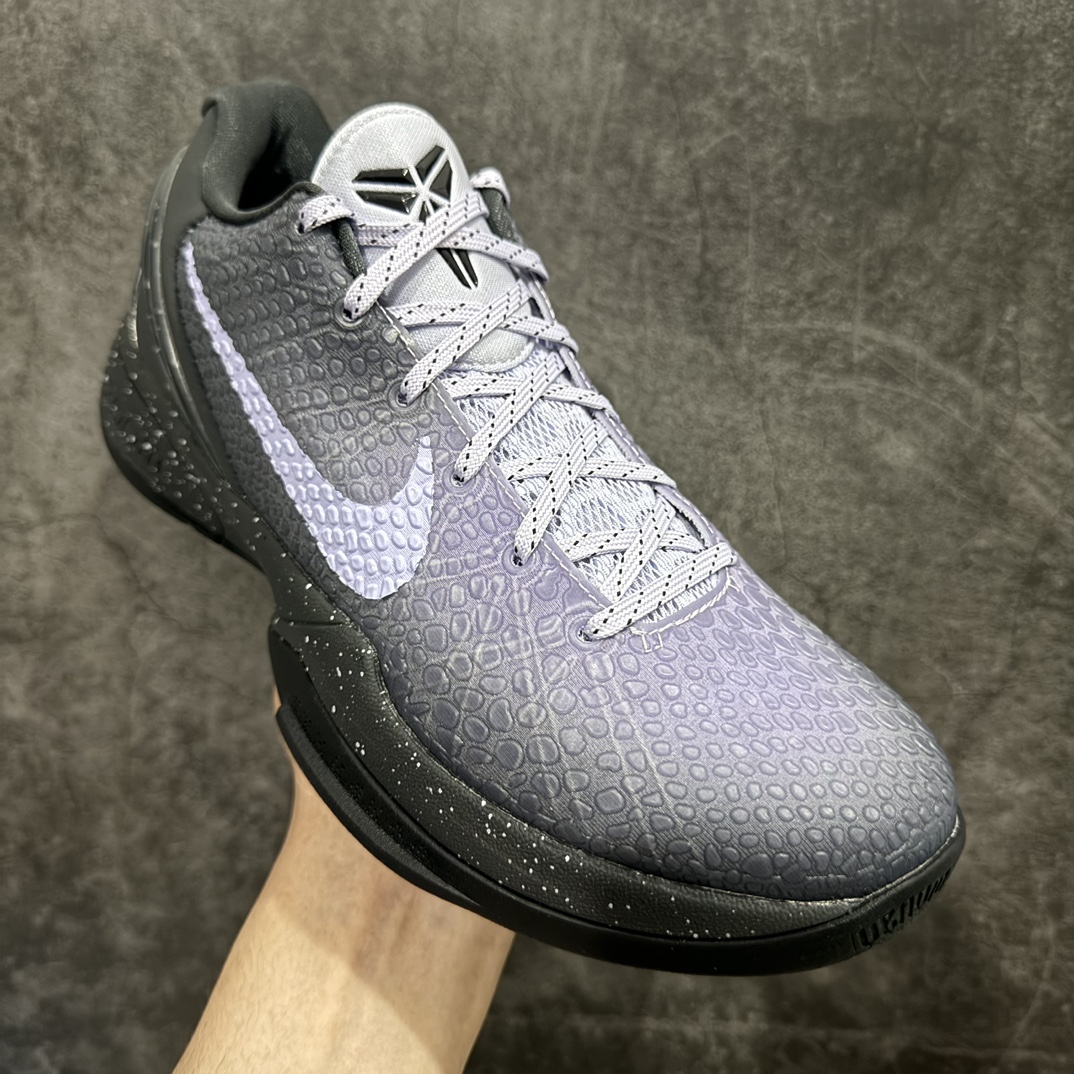 图片[3]-【灭世海外版】NK Zoom KOBE 6 Protro EYBL 科比六代 星空黑紫 DM2825-001纯原海外版气垫品质吊打各路纯原 气压➕耐久双重保障 前掌ZOOM TURBO➕后掌马蹄Zoom 后掌澎湃脚感无出其右 全套冲刀改版 鞋型还原度95% 宽脚选手必入货品 鞋头2.5mm上翘空间 不挤脚 完美释放脚趾活动空间 正码正拍 脚型适配性 市场最强没有之一 鞋面工艺全新升级 100%对标正品 原厂聚氨酯蛇鳞 珠光密度同步正品 Swoosh喷漆工艺 还原度接近100% 全新后跟TPU模具 正确S型弧度 区分市场纯原（市场纯原采用公版模具 后跟TPU几乎无弧度）国产天花板橡胶配方 抓地力爆炸 海外口碑炸裂 鞋舌LOGO正确内嵌压印 原厂碳板 正确原盒 厚积薄发 王者归来 拒绝杀猪 拒绝套路 灭世纯原海外版科比系列 致力打造实战第一标杆 尺码：39-47.5 全新模具 正码正拍 编码：JX380400-鞋库