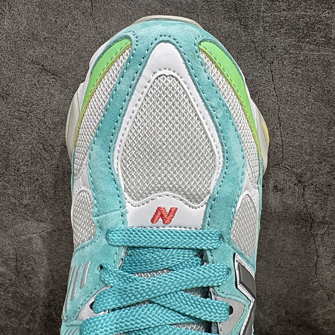 图片[5]-【纯原版】 New Balance NB9060 联名款 复古休闲运动慢跑鞋 U9060DBTn 全套原楦原纸板原厂数据开发 进口三明治网面 原装进口翻毛皮料正确绒感卡色 正确中底拉帮中底网布细节 原厂标裁 带紫光防伪 定制后跟透明水晶模块 冲裁组合 大底贴合程度胶水上色把控完美 整洁度挑战全网艺术家 多道序QC把关品质完善 匠心打造 耗时两个月开发完成 工艺极其复杂难度可想而知 新开独立私模大底 全网唯一正确六层组合大底 高端零售专供产物Size：36 37 37.5 38 38.5 39 40 40.5 41 42 42.5 43 44 45 46.5 编码：JP270300-鞋库