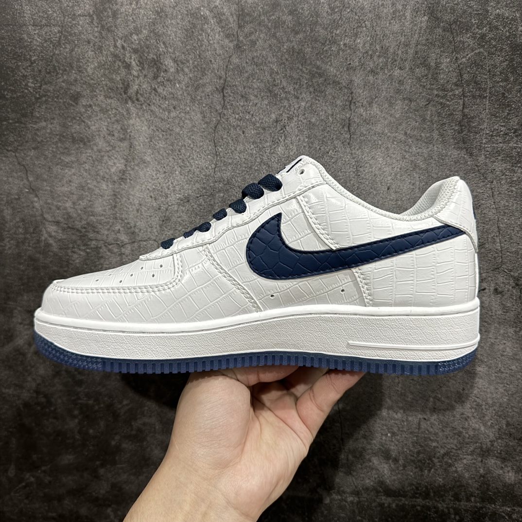 图片[2]-【公司级】Nk Air Force 1\’07 Low \”Ladainian Tomlinson\” 闪电队 白深蓝 空军一号低帮休闲板鞋 DD0614-332n定制蛇纹皮料 水晶大底 原楦原纸板 纯正空军版型 高清洁度 内置全掌气垫 尺码：36 36.5 37.5 38 38.5 39 40 40.5 41 42 42.5 43 44 44.5 45 编码：HXS250260-莆田鞋批发中心