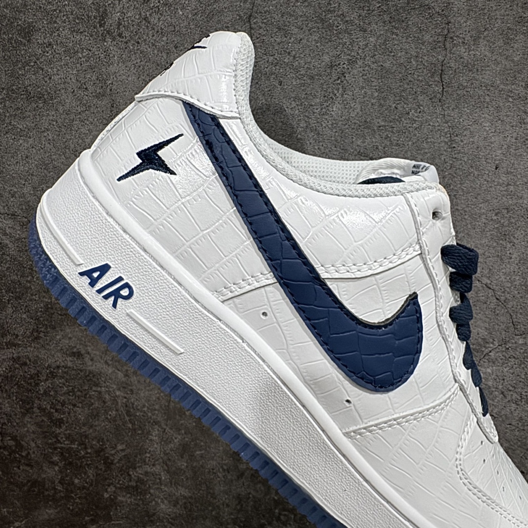 图片[7]-【公司级】Nk Air Force 1\’07 Low \”Ladainian Tomlinson\” 闪电队 白深蓝 空军一号低帮休闲板鞋 DD0614-332n定制蛇纹皮料 水晶大底 原楦原纸板 纯正空军版型 高清洁度 内置全掌气垫 尺码：36 36.5 37.5 38 38.5 39 40 40.5 41 42 42.5 43 44 44.5 45 编码：HXS250260-莆田鞋批发中心