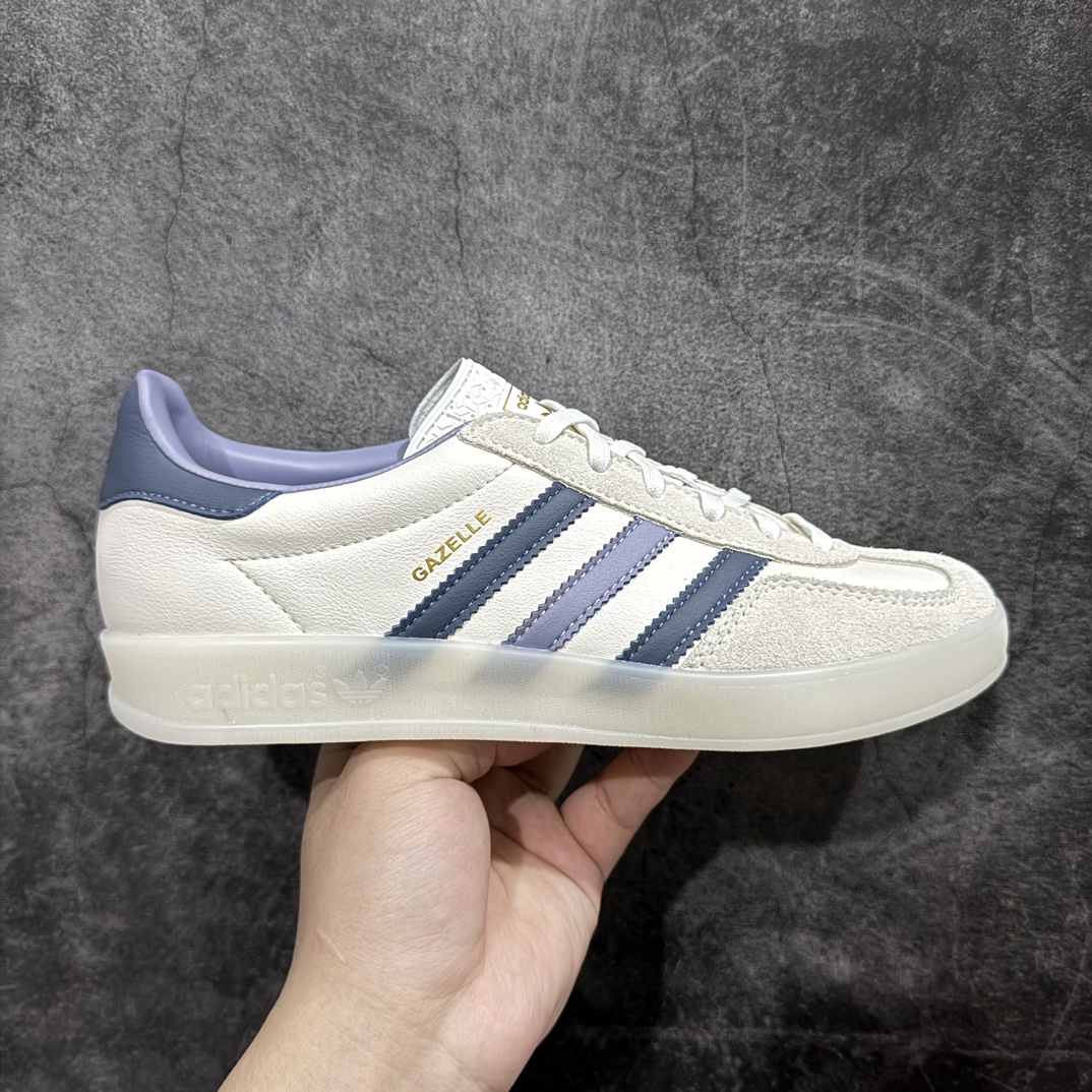 【纯原VT版】AD Gazelle Indoor Trainers 白蓝n 羚羊内训系列低帮复古百搭休闲运动德训风板鞋 IG1643nn目前市场最优品质顶级皮料鞋型做工 区别市场版本n90年代经典的复刻版！自60年代以足球训练鞋面世以来,Gazelle就以其经典设计席卷全球。1991年版本的复刻,再造经典Gazelle。采用皮革打造,搭配浊色细节,让这款经典更加简约。 尺码：36 36⅔ 37⅓ 38 38⅔ 39⅓ 40 40⅔ 41⅓ 42 42⅔ 43⅓ 44 45 编码：ZX240260-鞋库