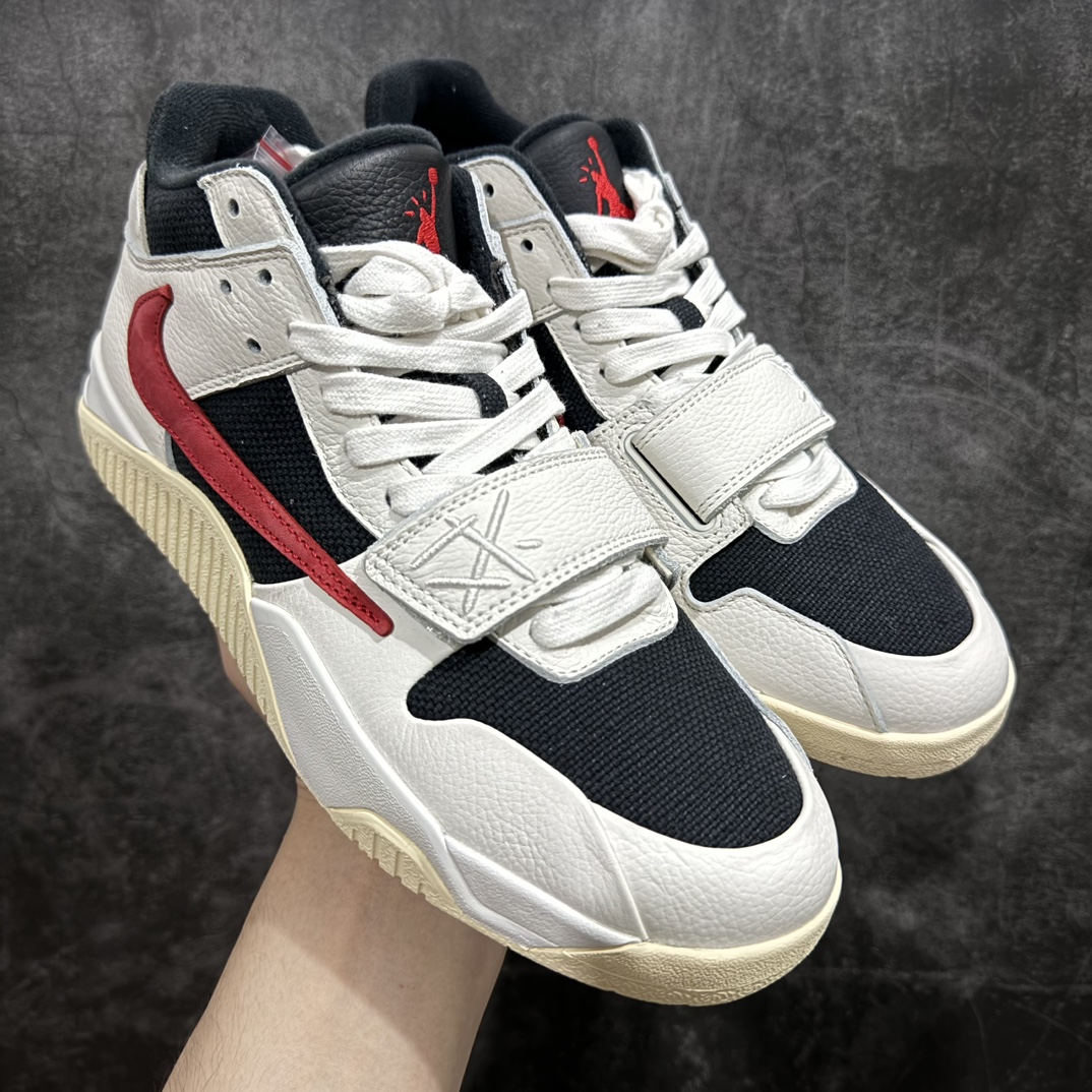 【GX版本】Travis Scott x Jordan AJ Cut The Check TS倒钩联名魔术贴篮球鞋 FZ8117-101nn原厂全套原楦原纸板冲刀磨具开发 原厂皮料加持 原厂港宝加持定型后跟R度完美 同源原厂电绣 鬼脸飞翼针数密度立体效果一致 百分百一致原鞋 原厂拉帮工艺 针距密度一致 后跟弧度收口自然不对折 极致一眼正品既视感 进口玻璃冲刀皮料裁剪零毛边 全鞋电脑针车工艺 品控清洁度最高QC检验标准 免检产品 原厂订购鞋盒、布袋、鞋标、防尘纸、鞋撑、鞋带 追求极致的原厂味道 配色方面采用白色为基础 搭配棕色框架呈现 完美还原了初代倒钩的配色设计 细节方面 标志性的反钩Swoosh采用米色点缀 鞋面还带有特殊的魔术贴细节 此外在鞋舌、后跟部分均带有Cactus Jack厂牌Logo 彰显鞋款特殊身份SIZE：40 40.5 41 42 42.5 43 44 44.5 45 46 47.5 编码：X10430460-鞋库