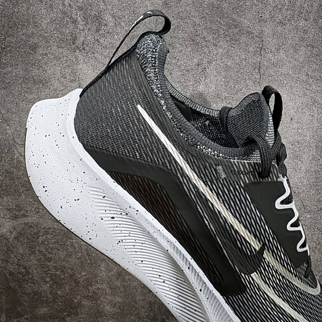 图片[7]-【NO.1版本】Nike Zoom Fly 4 耐克超弹碳板跑步鞋 鞋款搭载 Flyknit 材料 打造出众弹性 易于穿脱。采用React技术 轻盈耐穿泡绵打造,铸就出众回弹的顺畅迈步体验。结合内置碳纤维板,塑就柔韧灵活的迈步体验。 尺码36 36.5 37.5 38 38.5 39 40 40.5 41 42 42.5 43 44 44.5 45 货号CT2392-002 编码：DS260300-鞋库