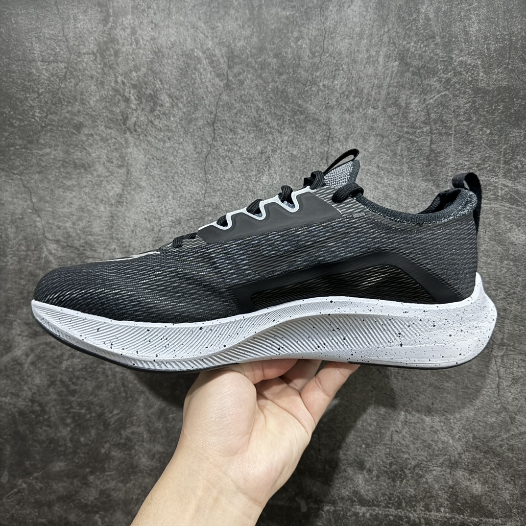 图片[2]-【NO.1版本】Nike Zoom Fly 4 耐克超弹碳板跑步鞋 鞋款搭载 Flyknit 材料 打造出众弹性 易于穿脱。采用React技术 轻盈耐穿泡绵打造,铸就出众回弹的顺畅迈步体验。结合内置碳纤维板,塑就柔韧灵活的迈步体验。 尺码36 36.5 37.5 38 38.5 39 40 40.5 41 42 42.5 43 44 44.5 45 货号CT2392-002 编码：DS260300-鞋库