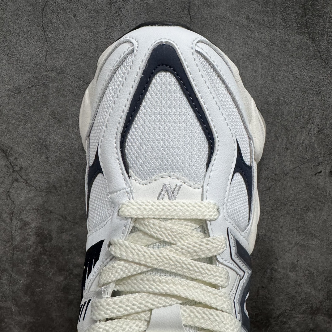 图片[5]-【纯原版】 New Balance NB9060 联名款 复古休闲运动慢跑鞋 U9060VNBn 全套原楦原纸板原厂数据开发 进口三明治网面 原装进口翻毛皮料正确绒感卡色 正确中底拉帮中底网布细节 原厂标裁 带紫光防伪 定制后跟透明水晶模块 冲裁组合 大底贴合程度胶水上色把控完美 整洁度挑战全网艺术家 多道序QC把关品质完善 匠心打造 耗时两个月开发完成 工艺极其复杂难度可想而知 新开独立私模大底 全网唯一正确六层组合大底 高端零售专供产物Size：36 37 37.5 38 38.5 39 40 40.5 41 42 42.5 43 44 45 46.5 编码：JP270300-莆田鞋批发中心