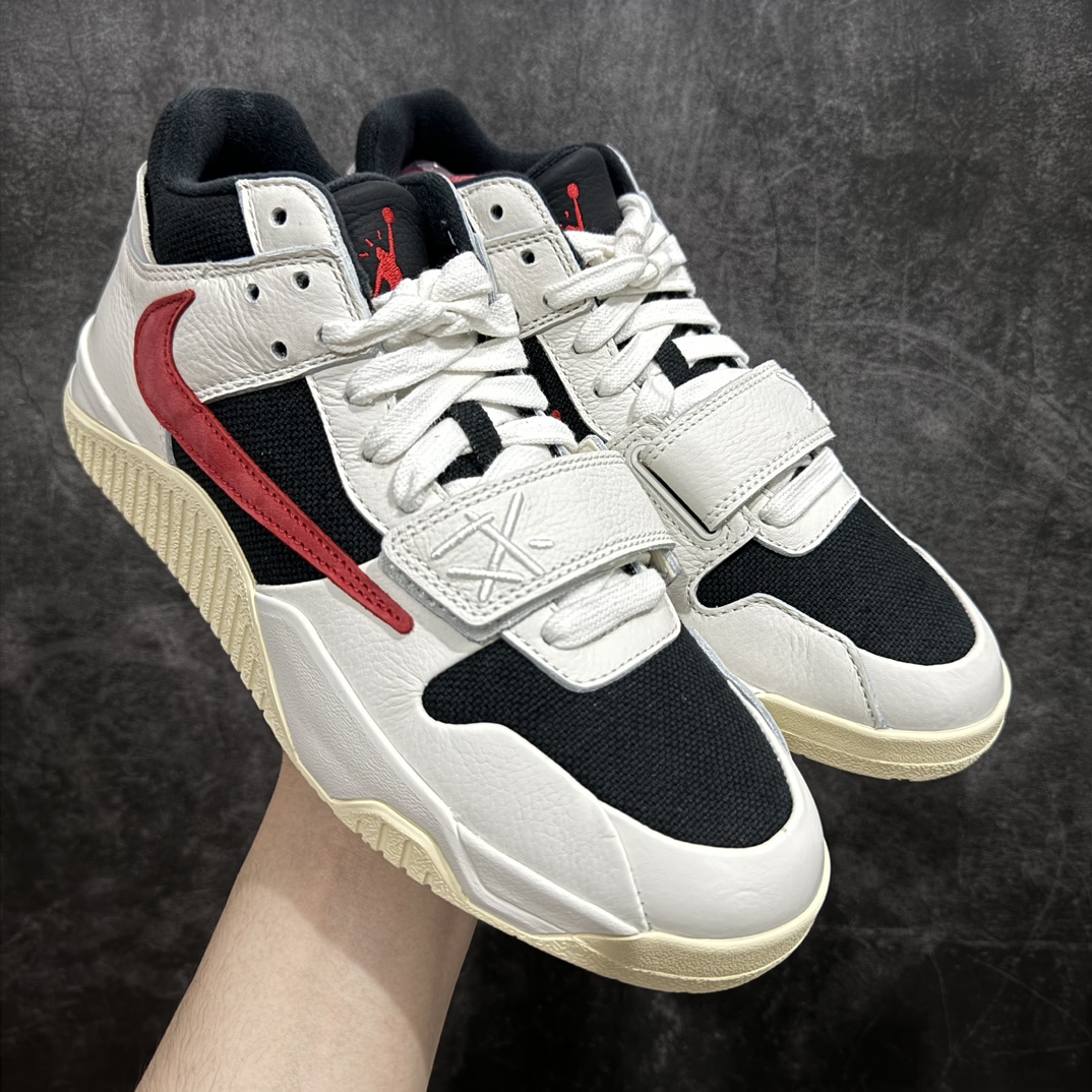 【PK纯原】Travis Scott x Jordan AJ Cut The Check TS倒钩联名魔术贴篮球鞋 FZ8117-101n注意默认配原盒盒子配套布袋不用加钱 退货丢失扣30元 原厂全套原楦原纸板冲刀磨具开发 原厂皮料加持 原厂港宝加持定型后跟R度完美 同源原厂电绣 鬼脸飞翼针数密度立体效果一致 百分百一致原鞋 原厂拉帮工艺 针距密度一致 后跟弧度收口自然不对折 极致一眼正品既视感 进口玻璃冲刀皮料裁剪零毛边 全鞋电脑针车工艺 品控清洁度最高QC检验标准 免检产品 原厂订购鞋盒、布袋、鞋标、防尘纸、鞋撑、鞋带 追求极致的原厂味道 配色方面采用白色为基础 搭配棕色框架呈现 完美还原了初代倒钩的配色设计 细节方面 标志性的反钩Swoosh采用米色点缀 鞋面还带有特殊的魔术贴细节 此外在鞋舌、后跟部分均带有Cactus Jack厂牌Logo 彰显鞋款特殊身份SIZE：36 36.5 37.5 38 38.5 39 40 40.5 41 42 42.5 43 44 44.5 45 46 47.5 编码：T1460480-鞋库